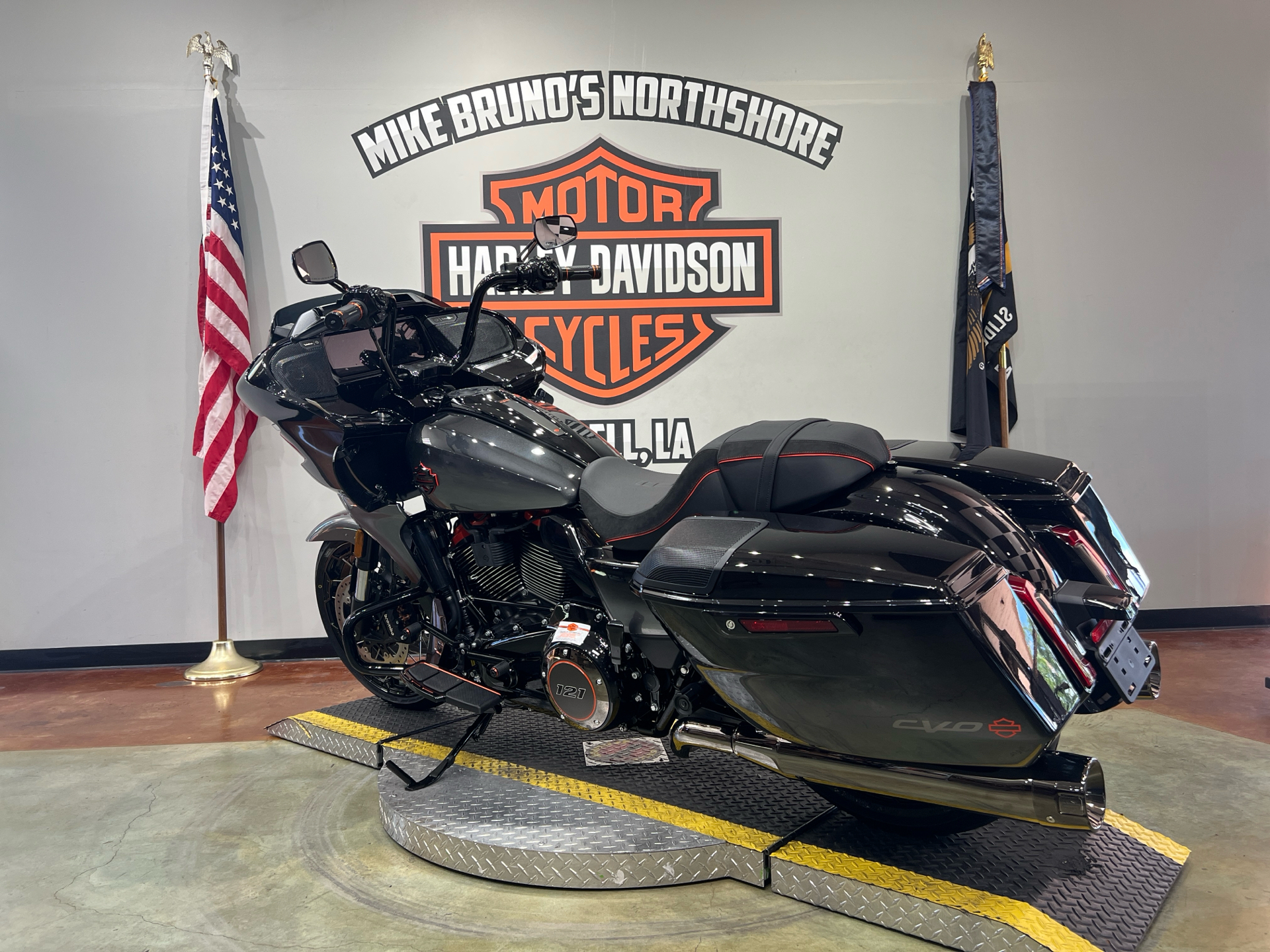2025 Harley-Davidson CVO™ Road Glide® in Slidell, Louisiana - Photo 6