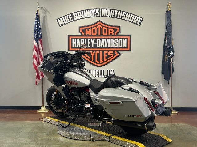 2025 Harley-Davidson CVO™ Road Glide® ST in Slidell, Louisiana - Photo 3
