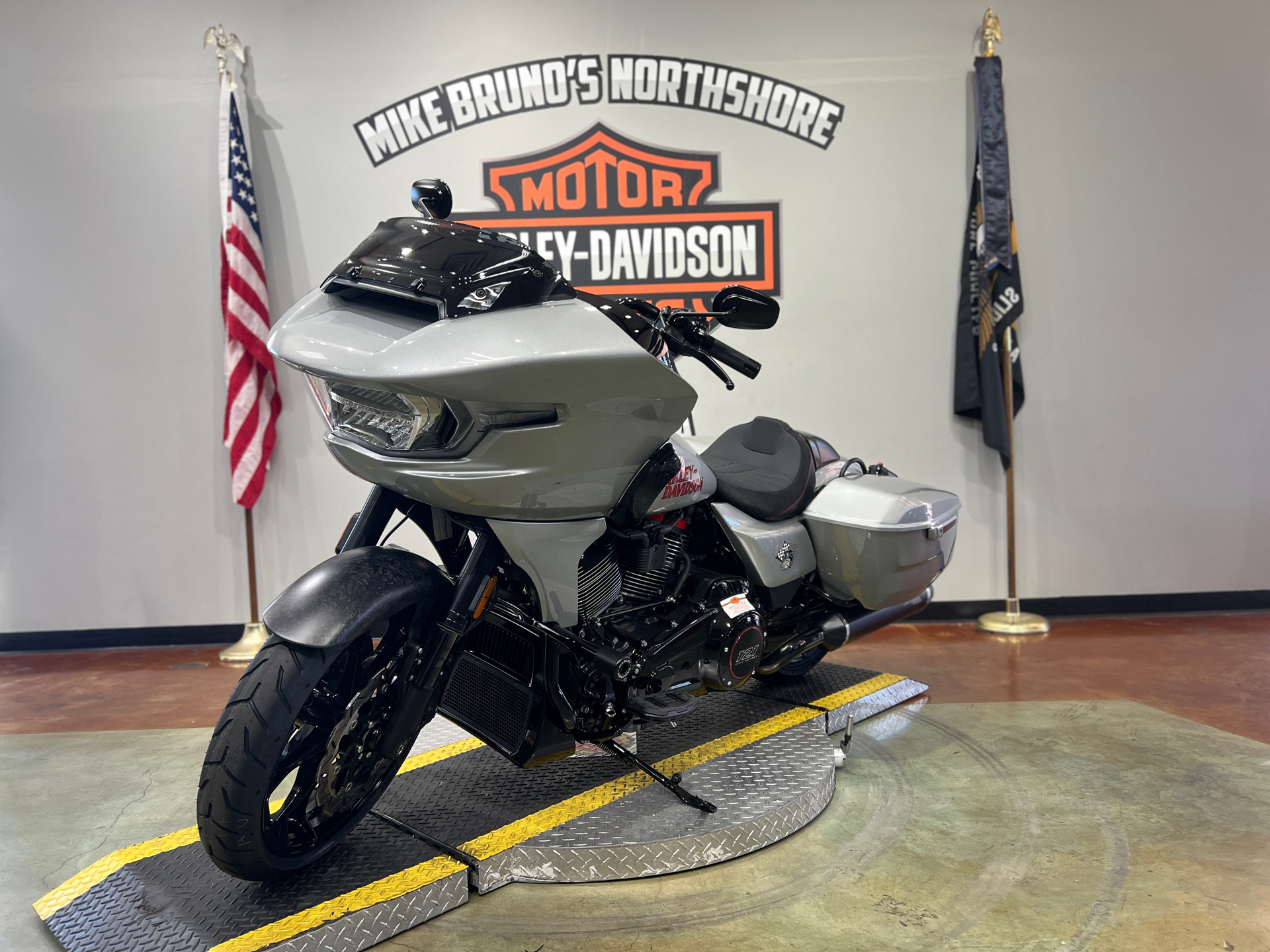 2025 Harley-Davidson CVO™ Road Glide® ST in Slidell, Louisiana - Photo 4