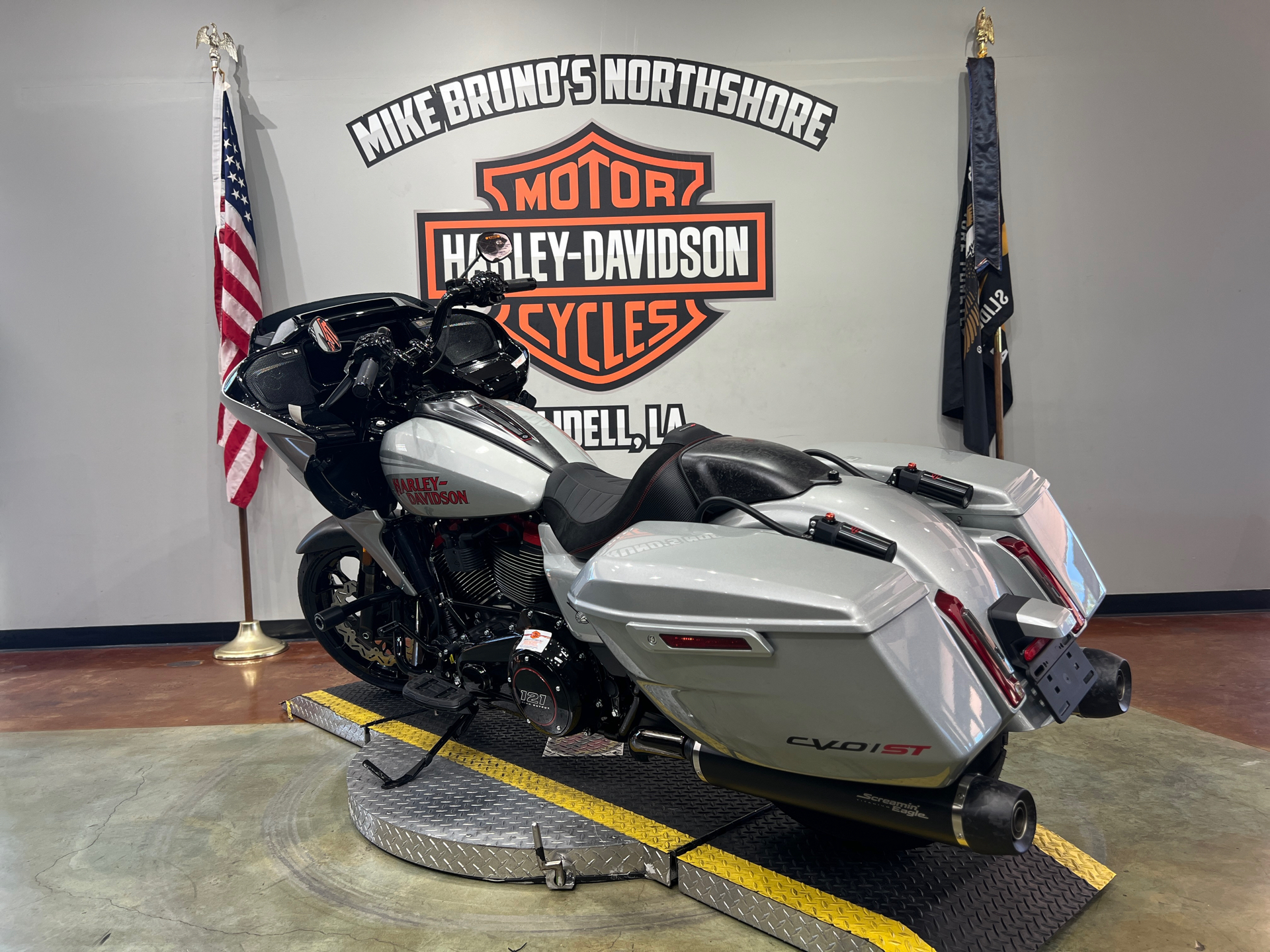 2025 Harley-Davidson CVO™ Road Glide® ST in Slidell, Louisiana - Photo 6
