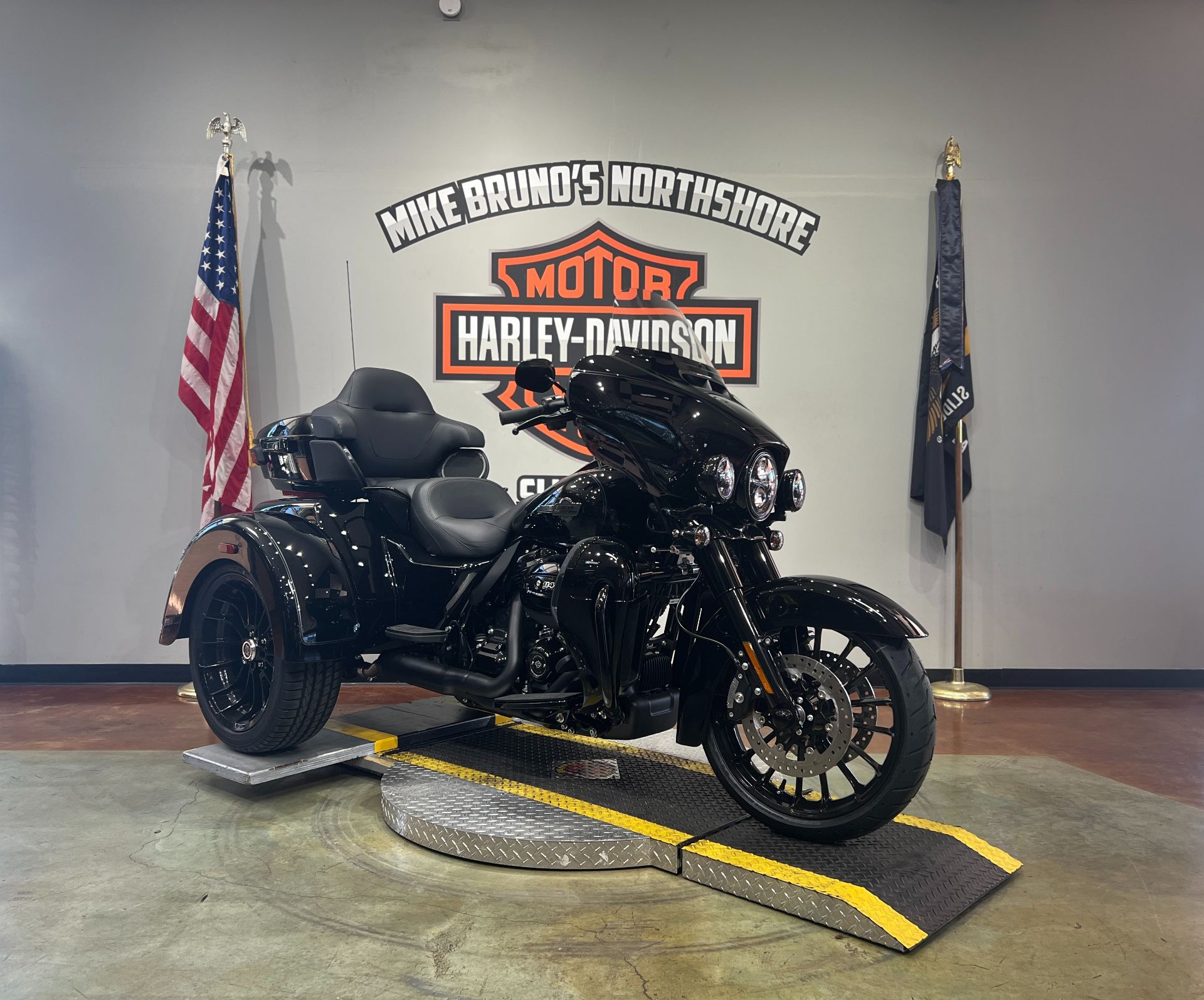 2025 Harley-Davidson Tri Glide® Ultra in Slidell, Louisiana - Photo 2