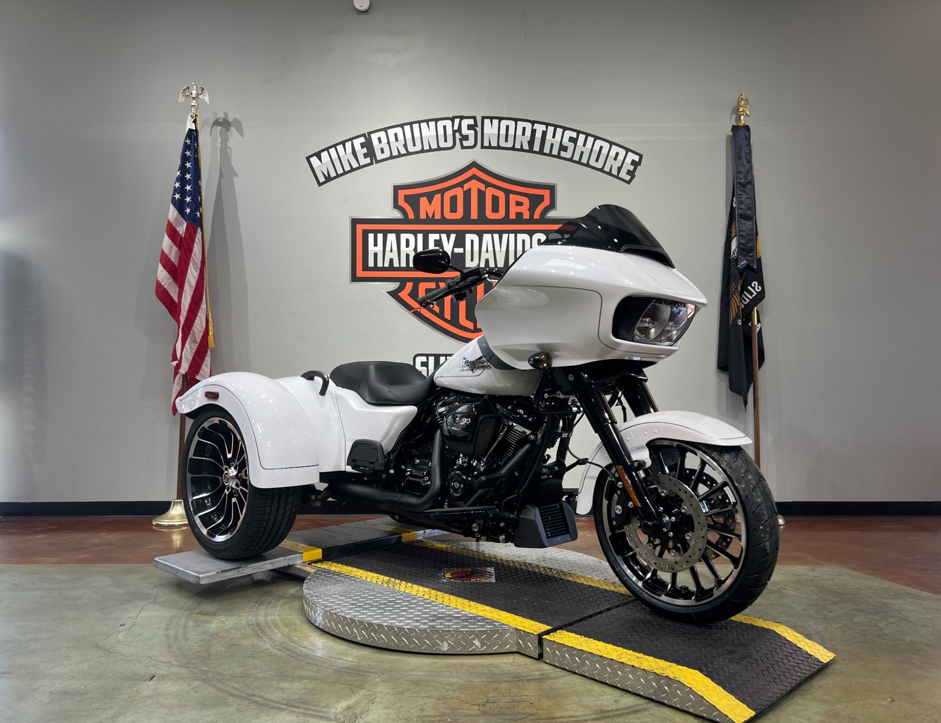 2025 Harley-Davidson Road Glide® 3 in Slidell, Louisiana - Photo 3