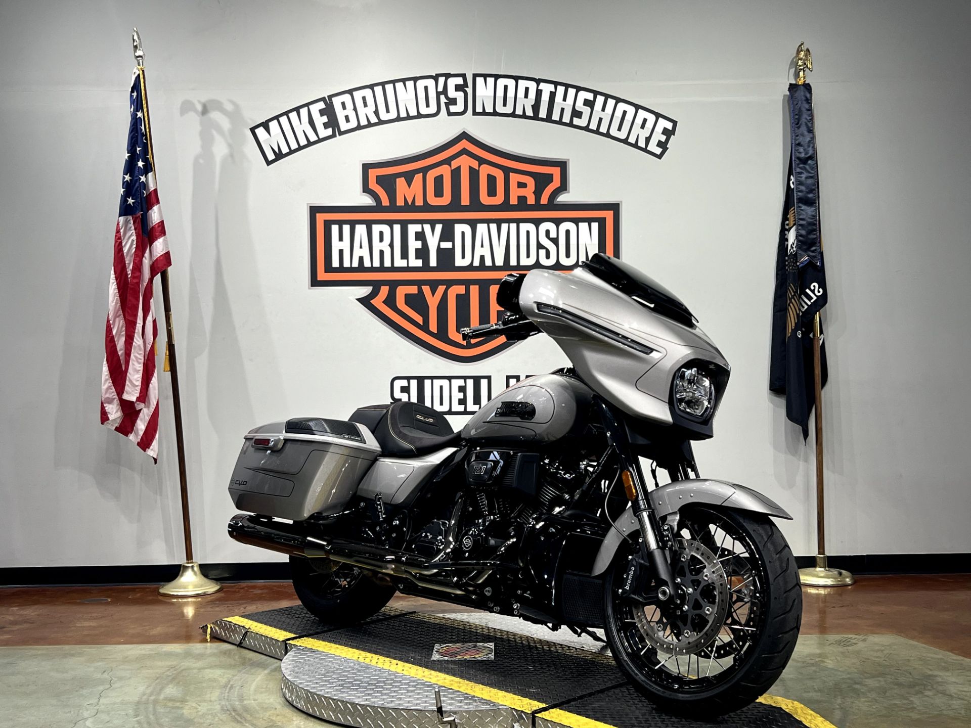 2023 Harley-Davidson CVO™ Street Glide® in Slidell, Louisiana - Photo 2