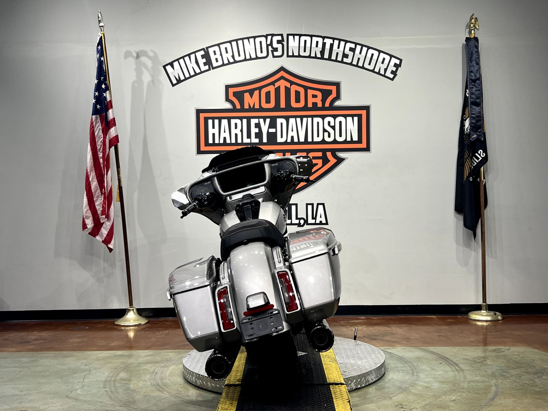 2023 Harley-Davidson CVO™ Street Glide® in Slidell, Louisiana - Photo 7