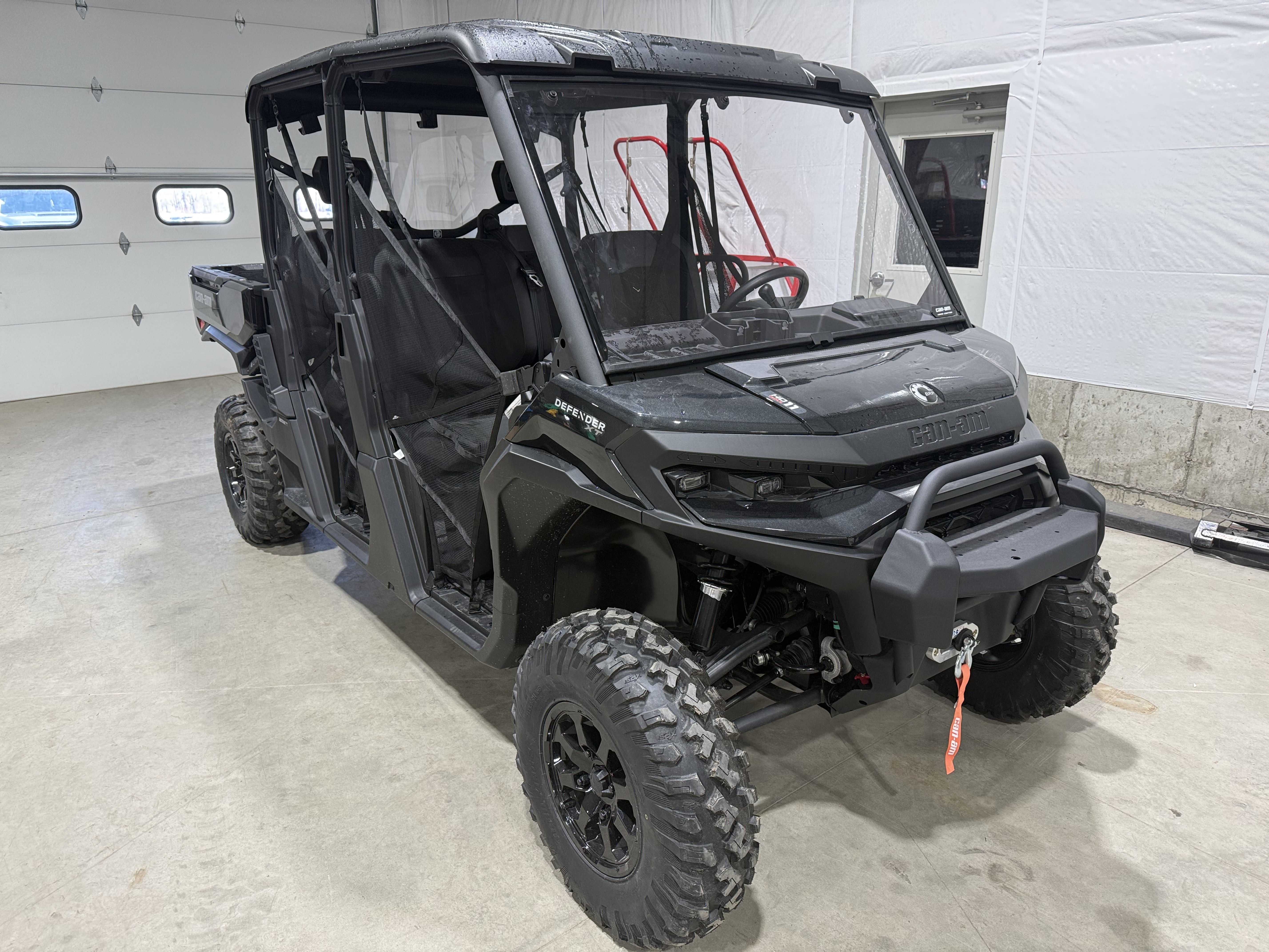 2026 Can-Am™ Defender MAX XT HD11 with 10.25 in. touchscreen di 1