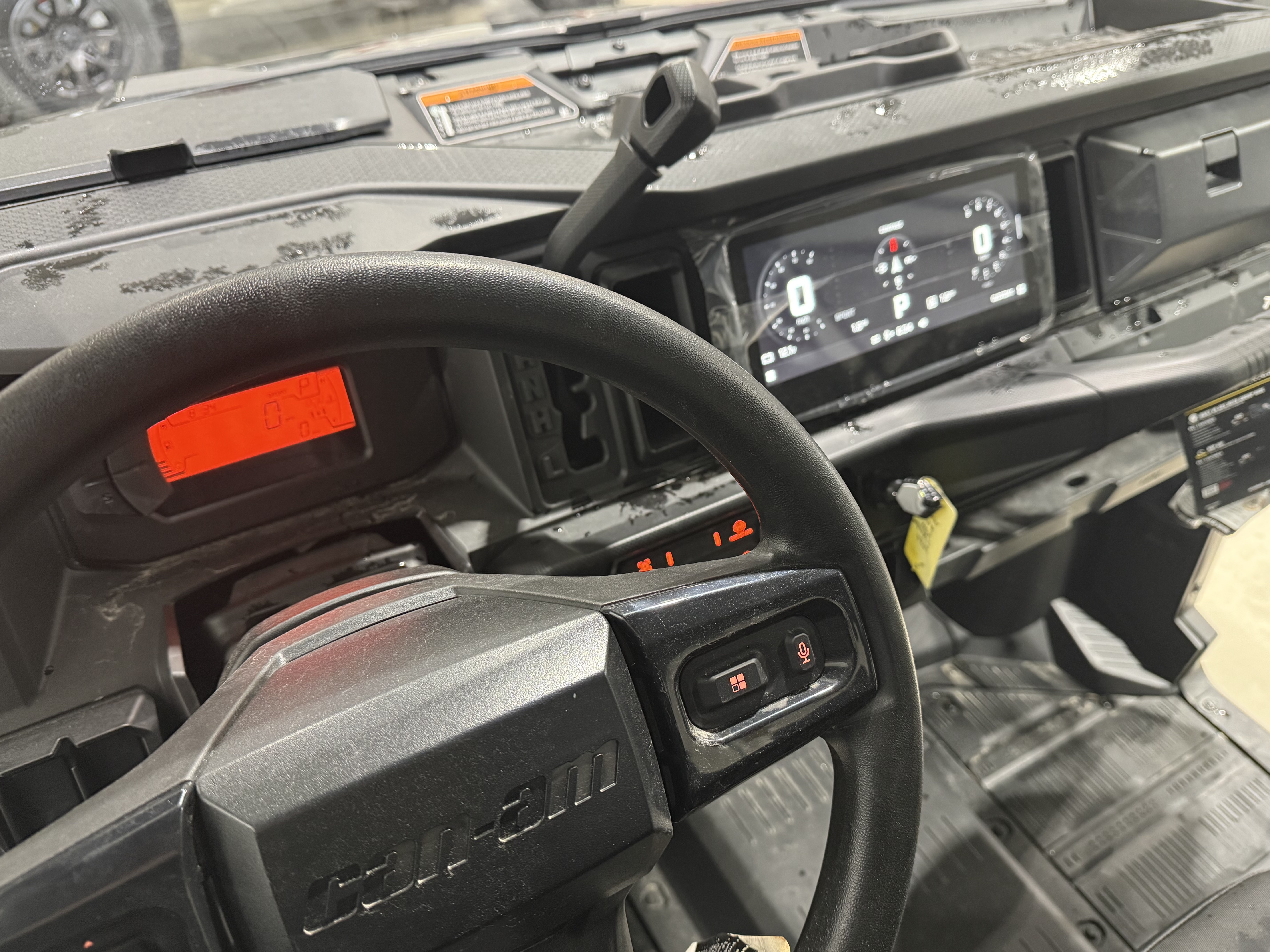 2026 Can-Am™ Defender MAX XT HD11 with 10.25 in. touchscreen di 3