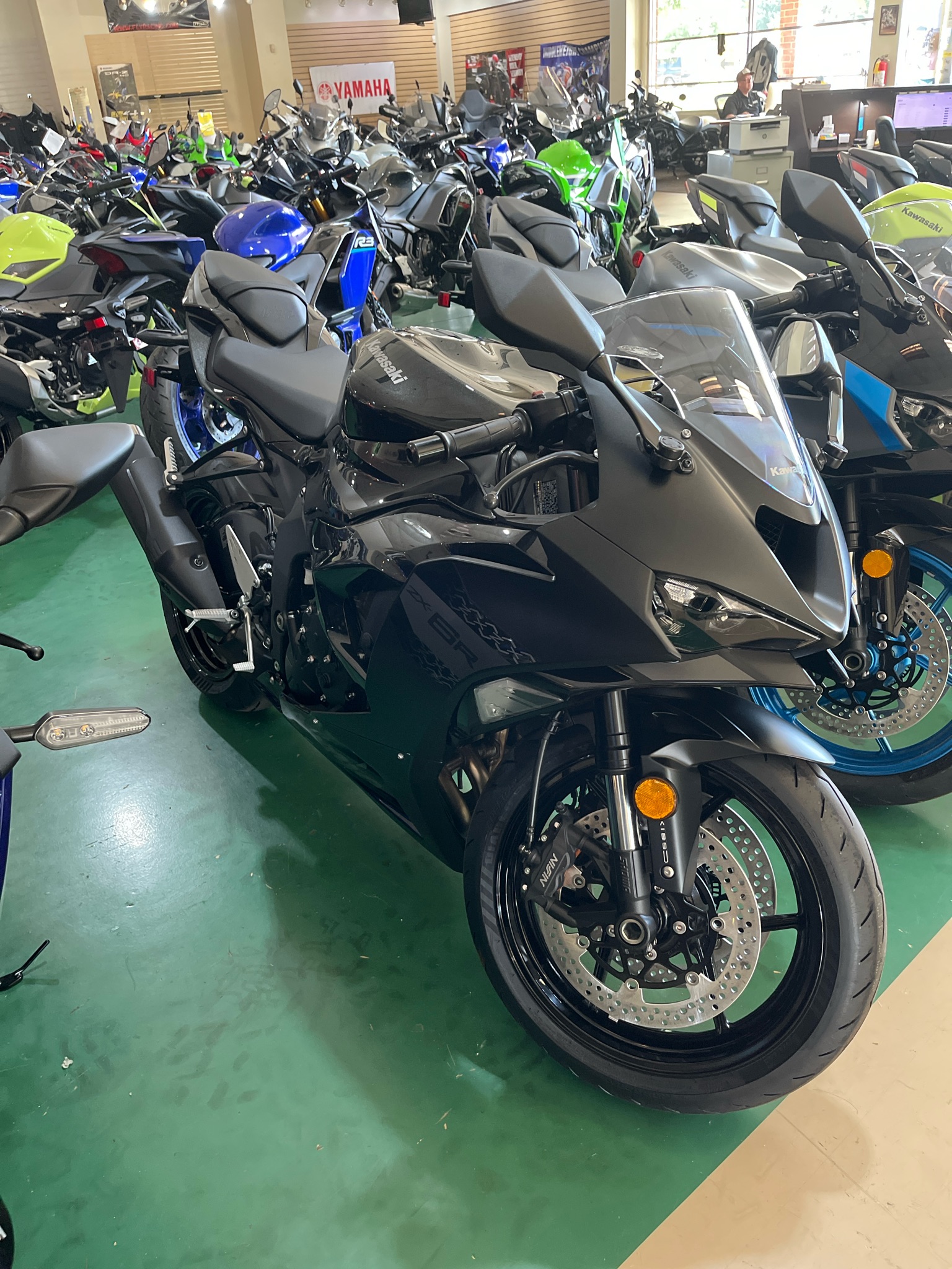 2027 Kawasaki Ninja® ZX-6R ABS 1