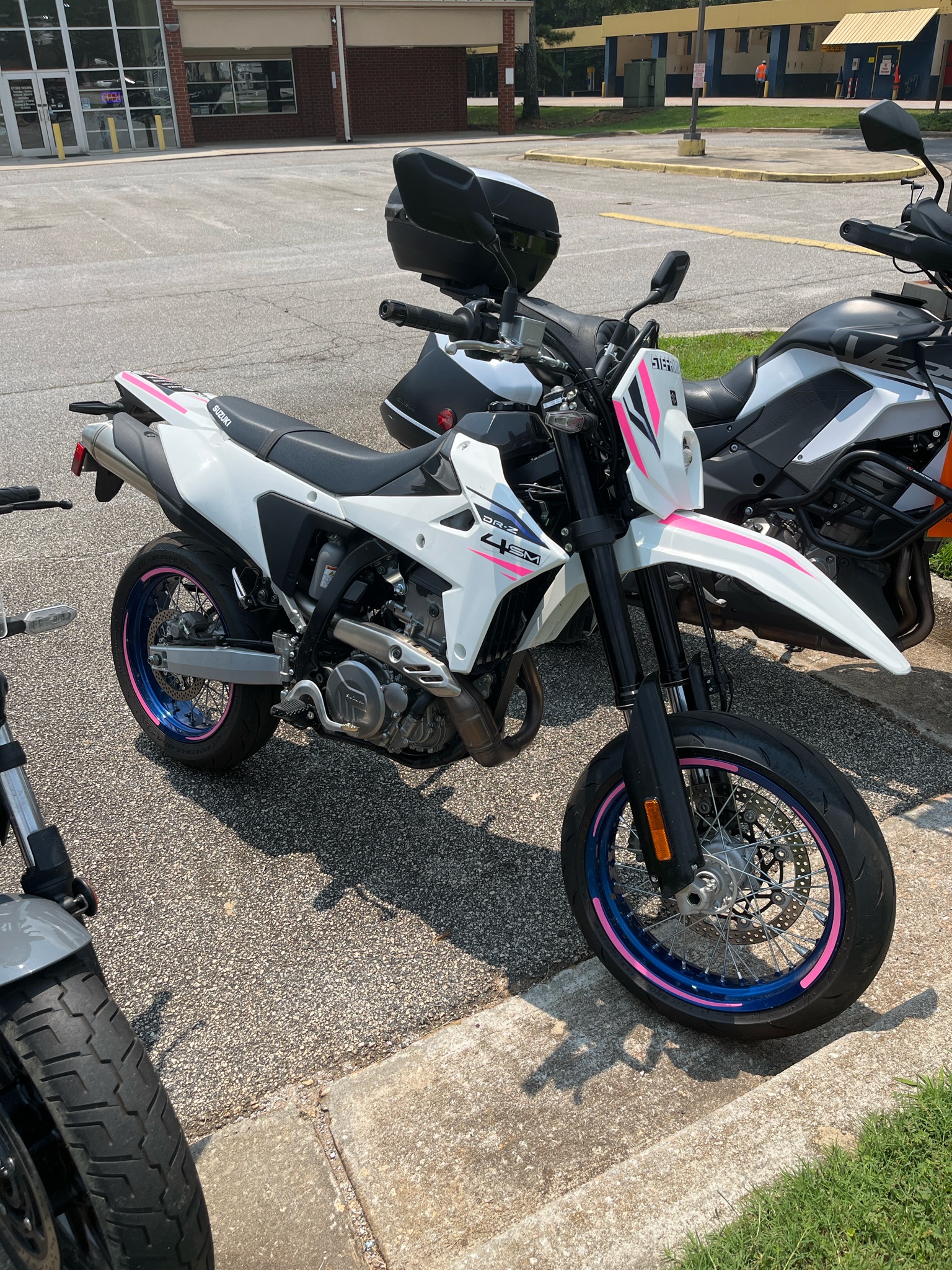 2025 Suzuki DR-Z4SM 1
