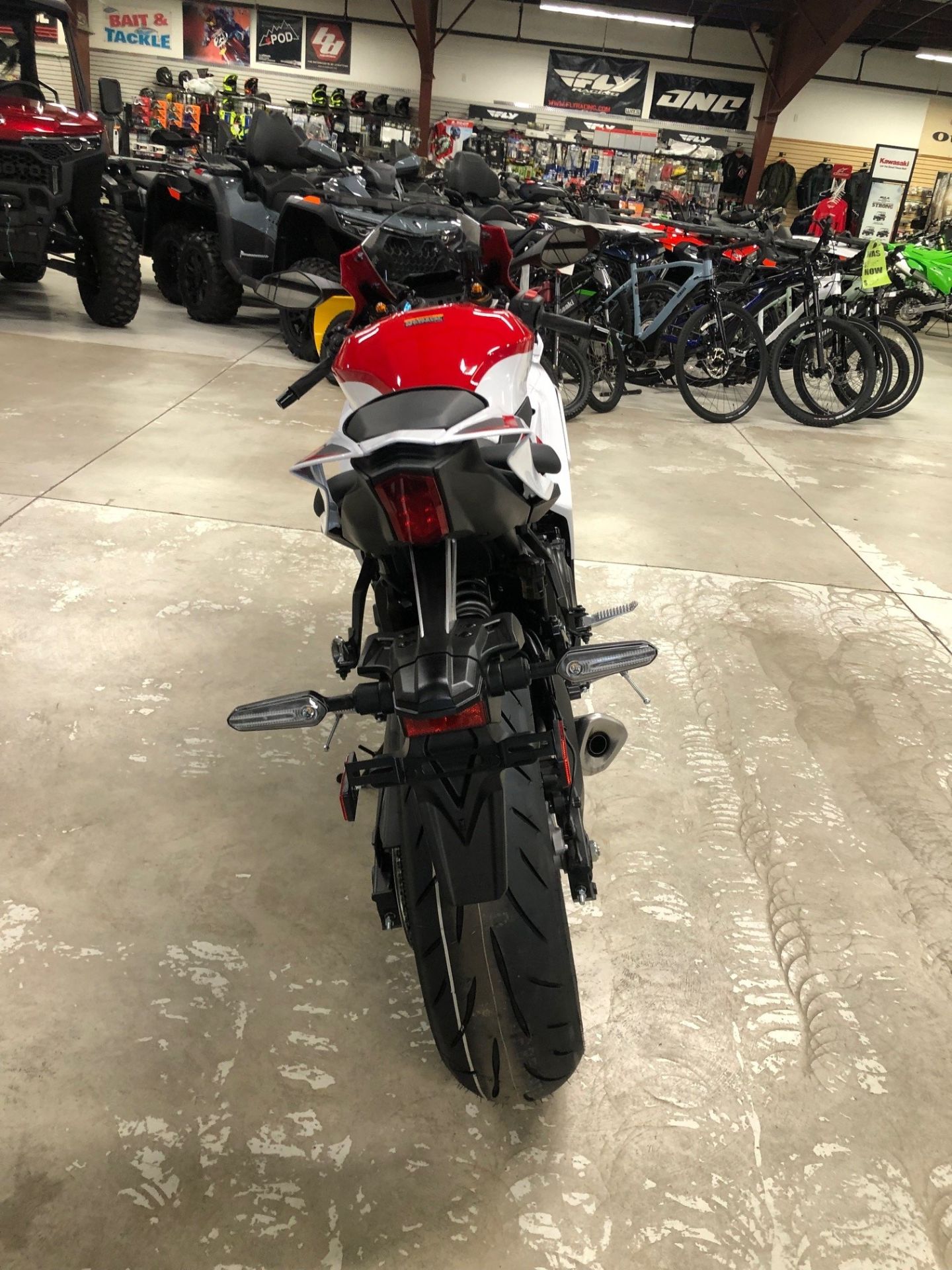 2026 Yamaha YZF-R7 4