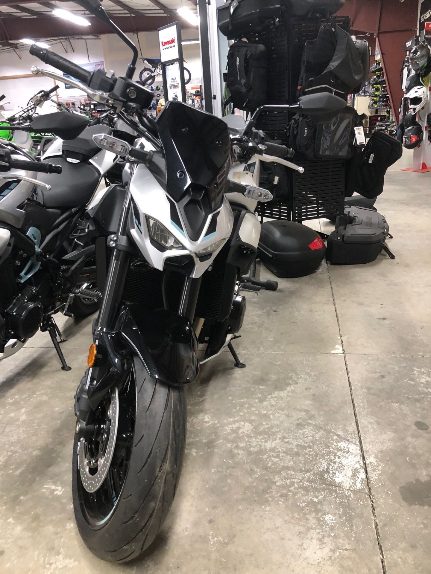 2025 Kawasaki Z900 ABS 1