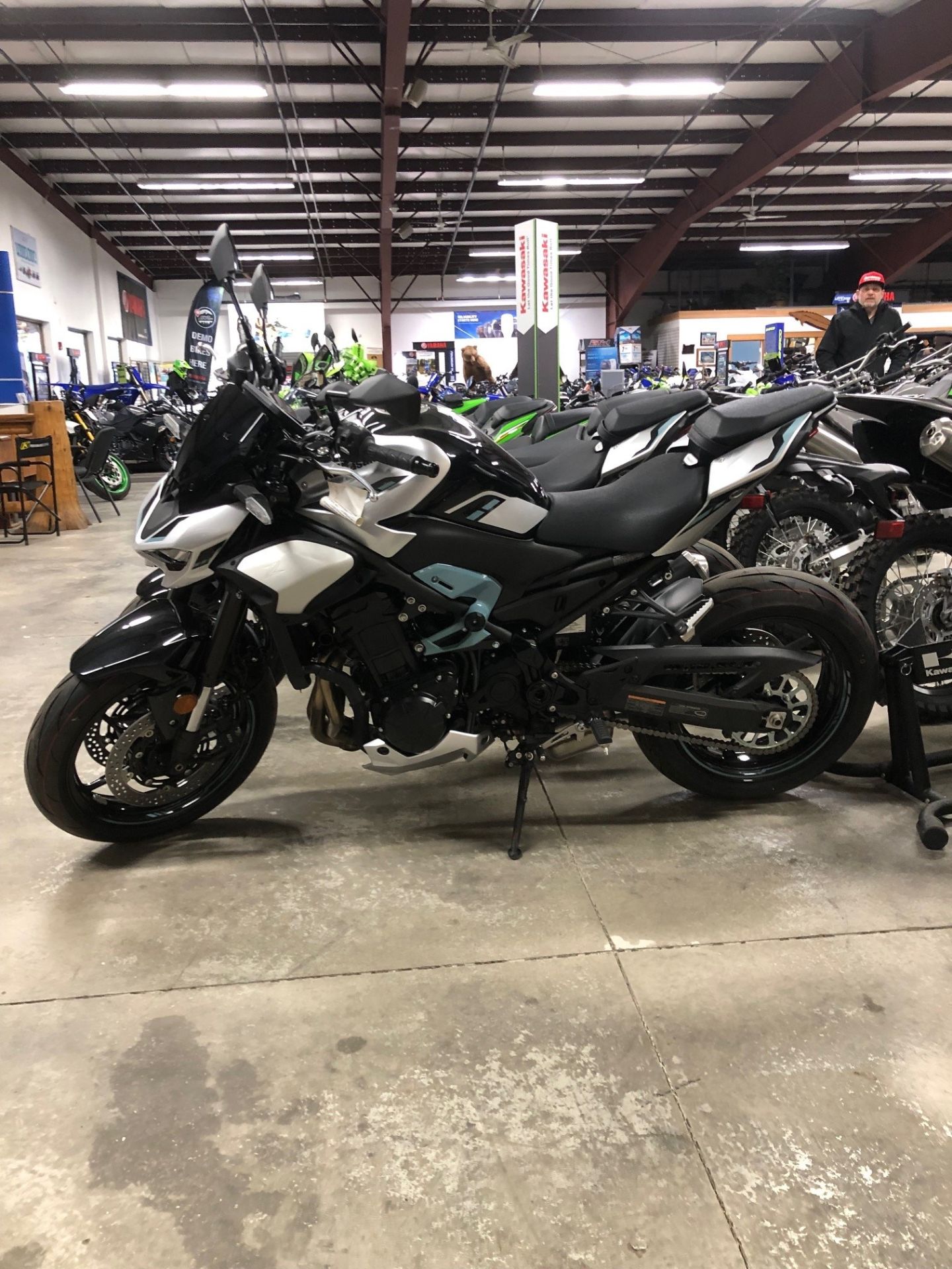 2025 Kawasaki Z900 ABS 2