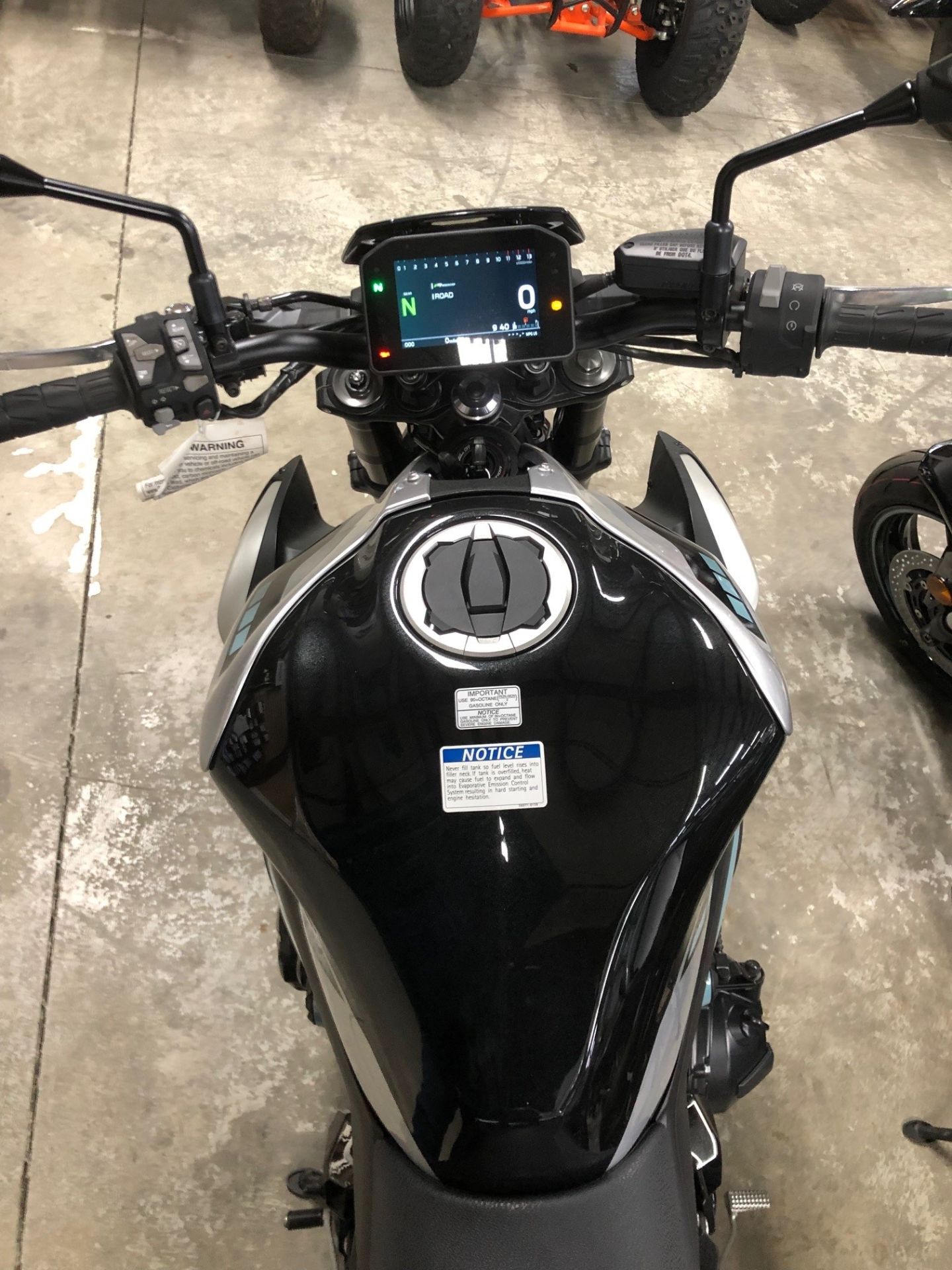 2025 Kawasaki Z900 ABS 4