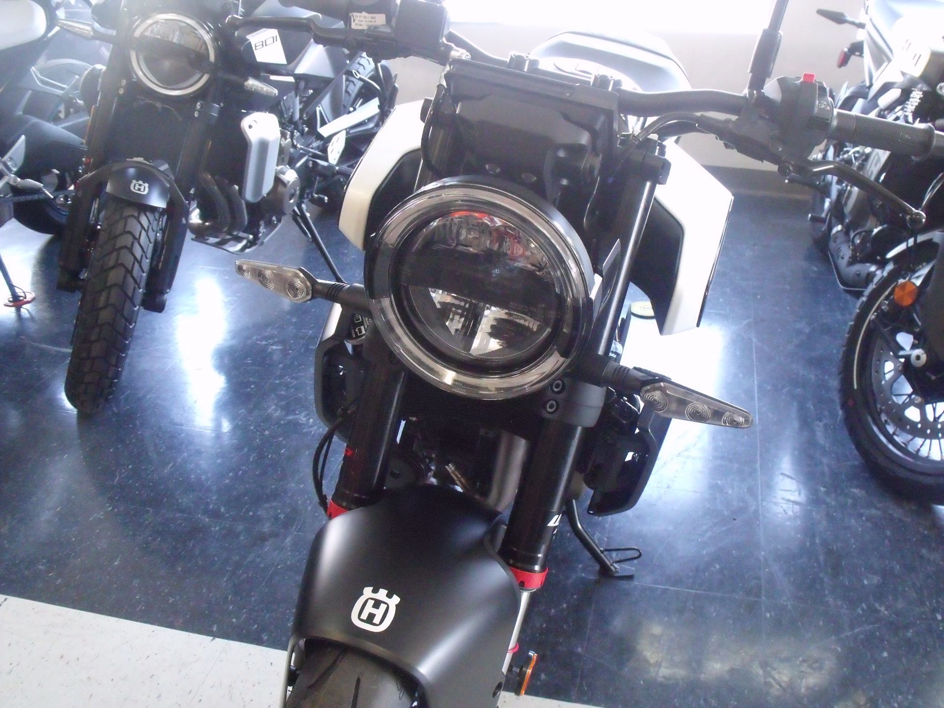 2024 Husqvarna Vitpilen 401 3