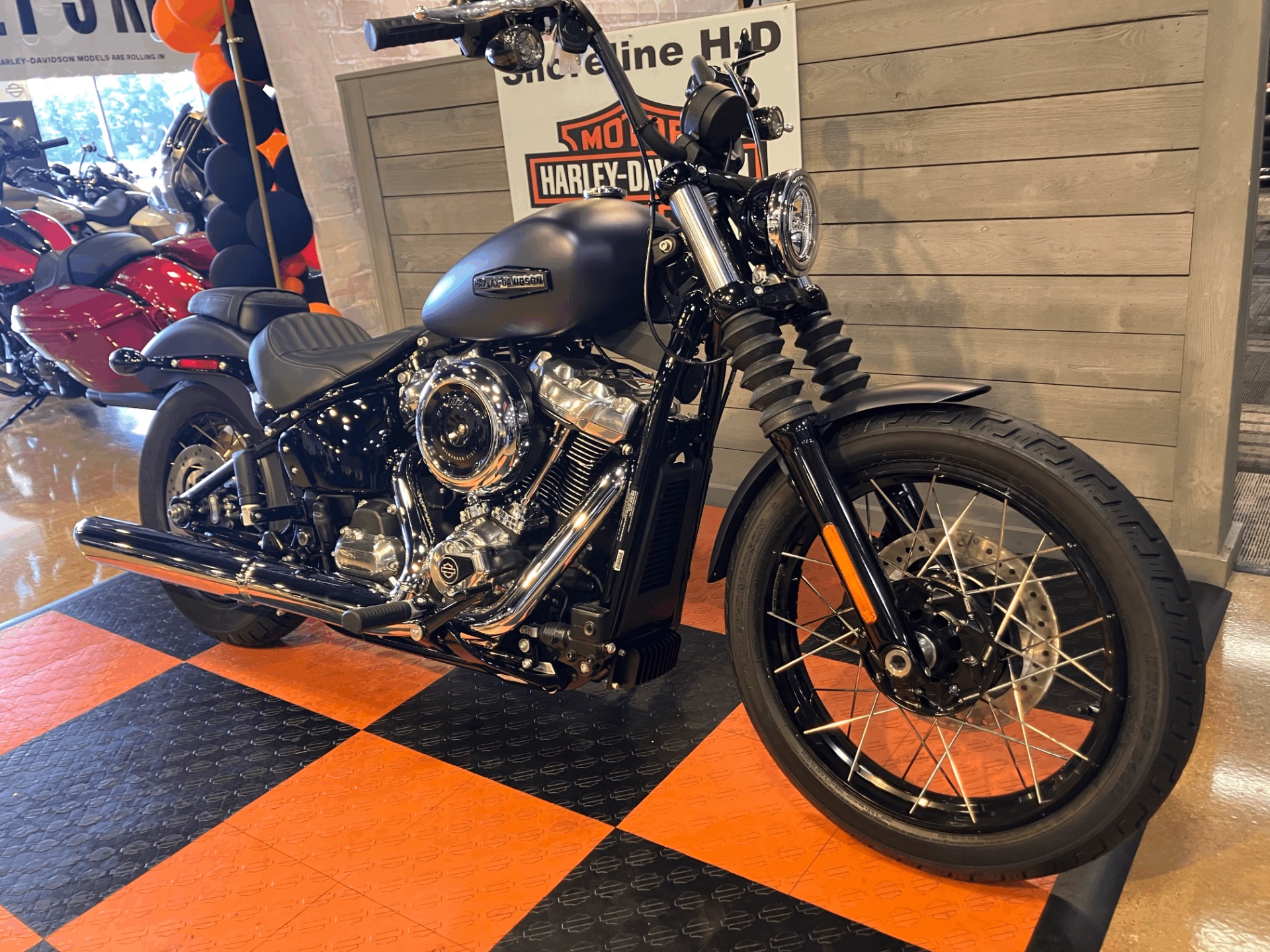 2025 Harley-Davidson Street Bob® 2