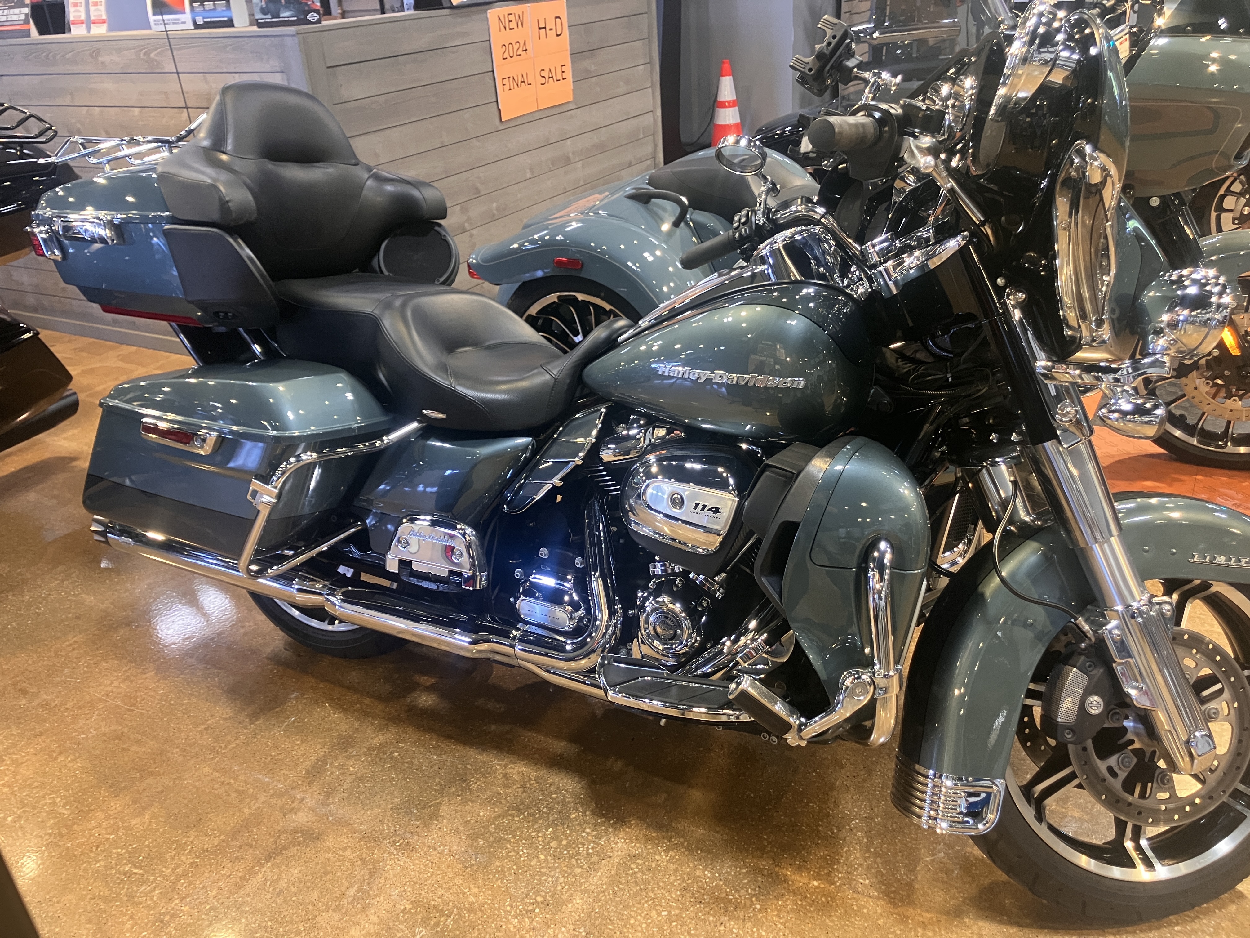 2020 Harley-Davidson  1