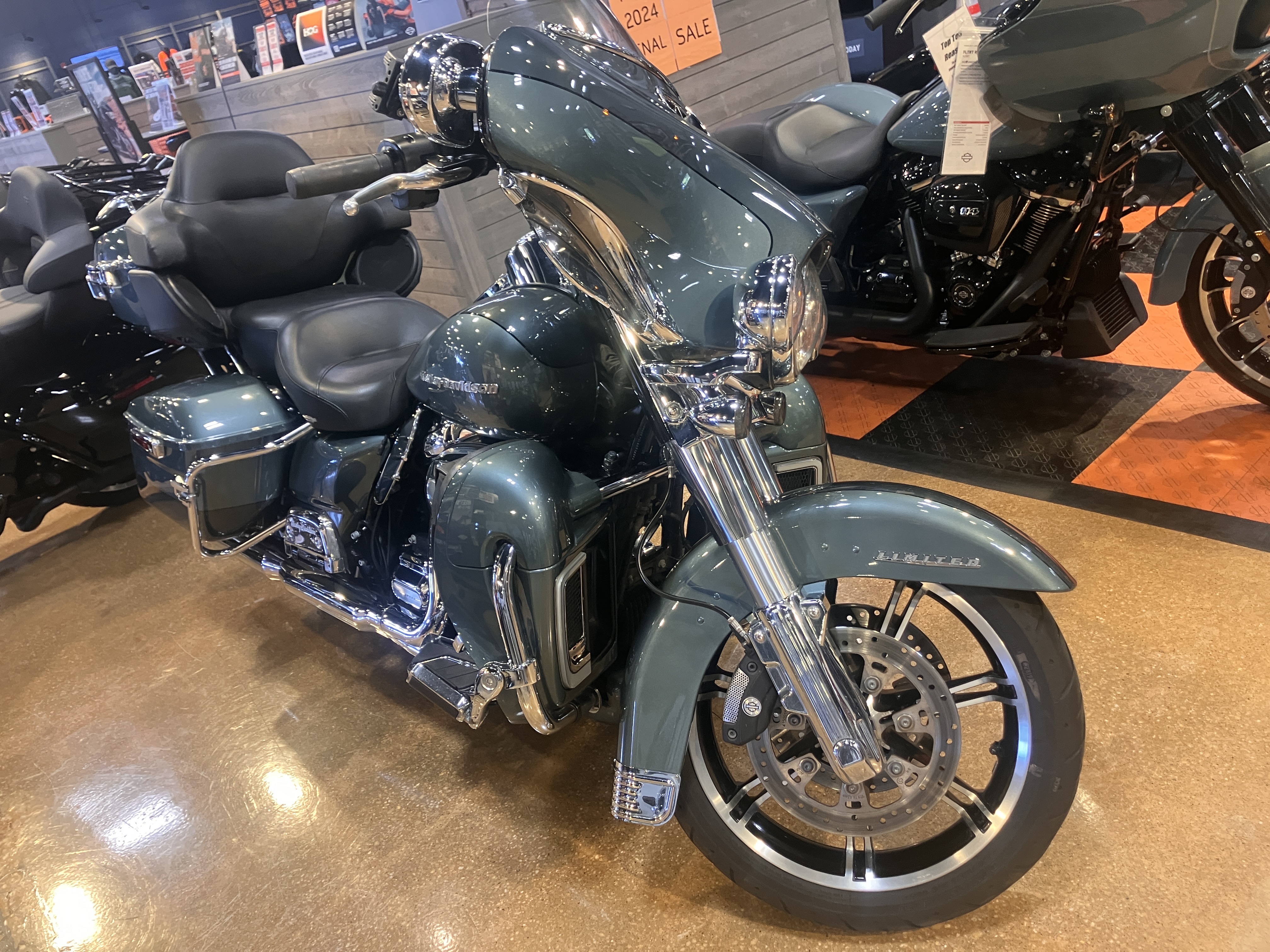 2020 Harley-Davidson  2