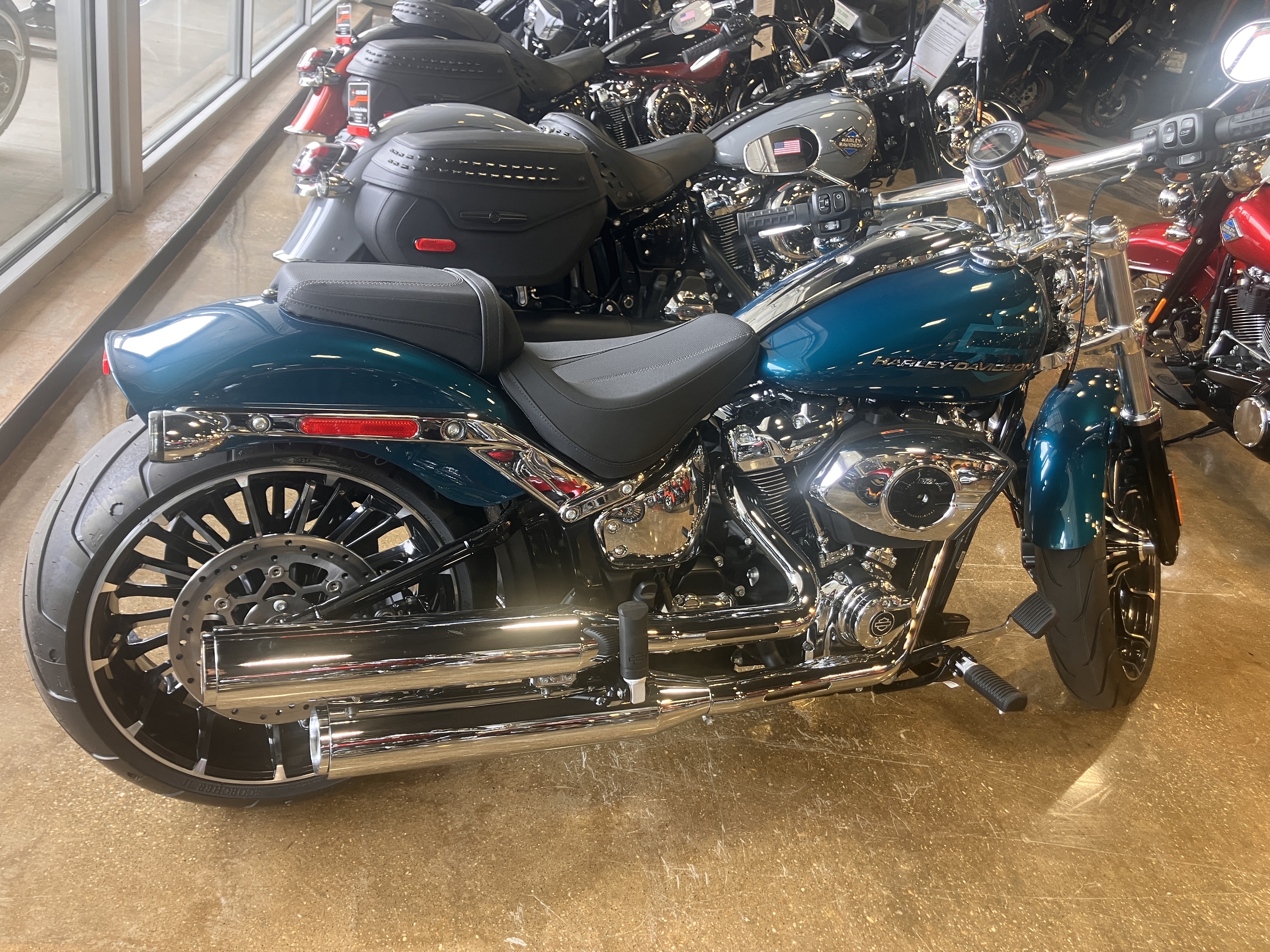 2026 Harley-Davidson BREAKOUT 1