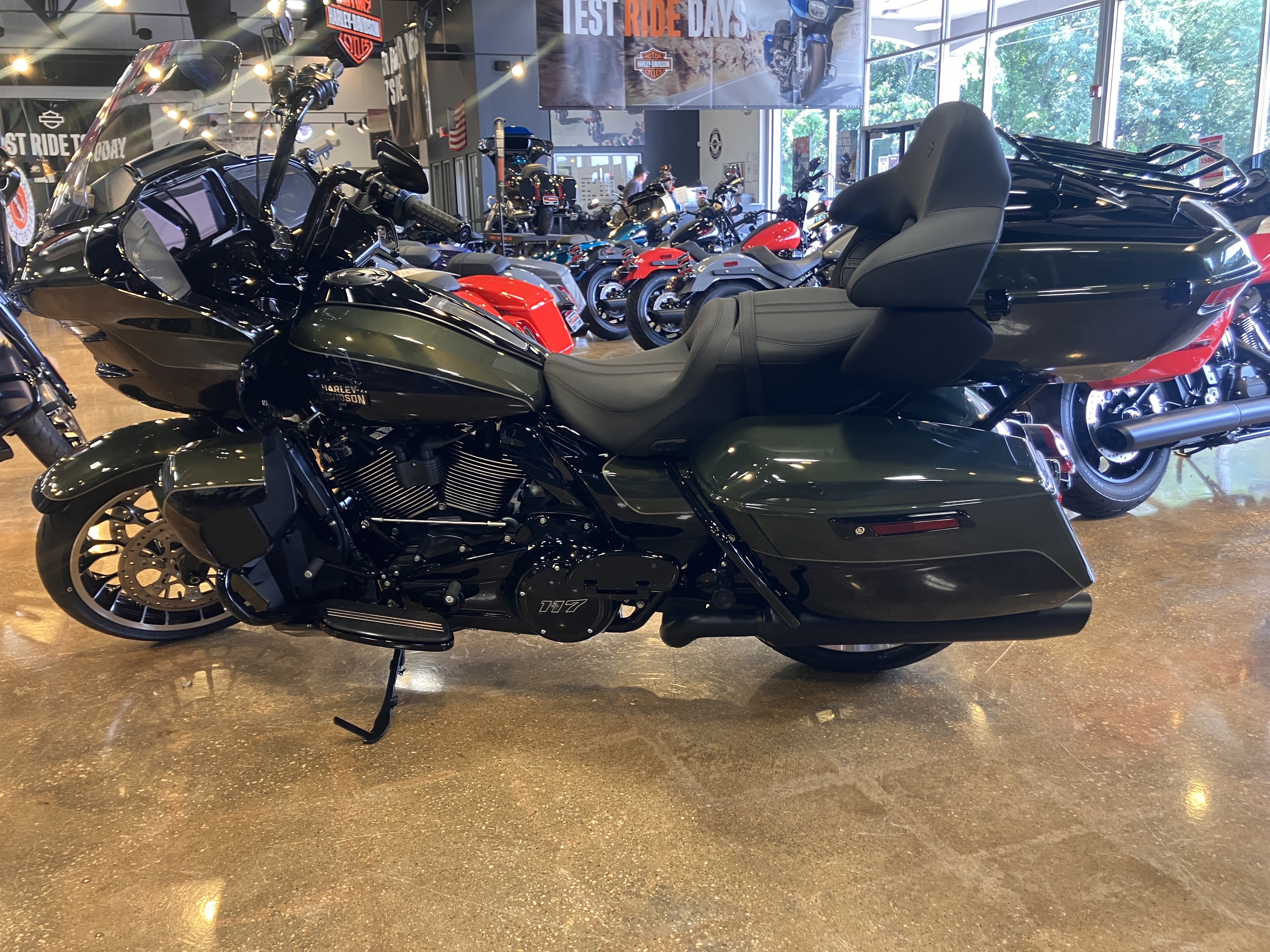 2026 Harley-Davidson Road Glide® Limited 4