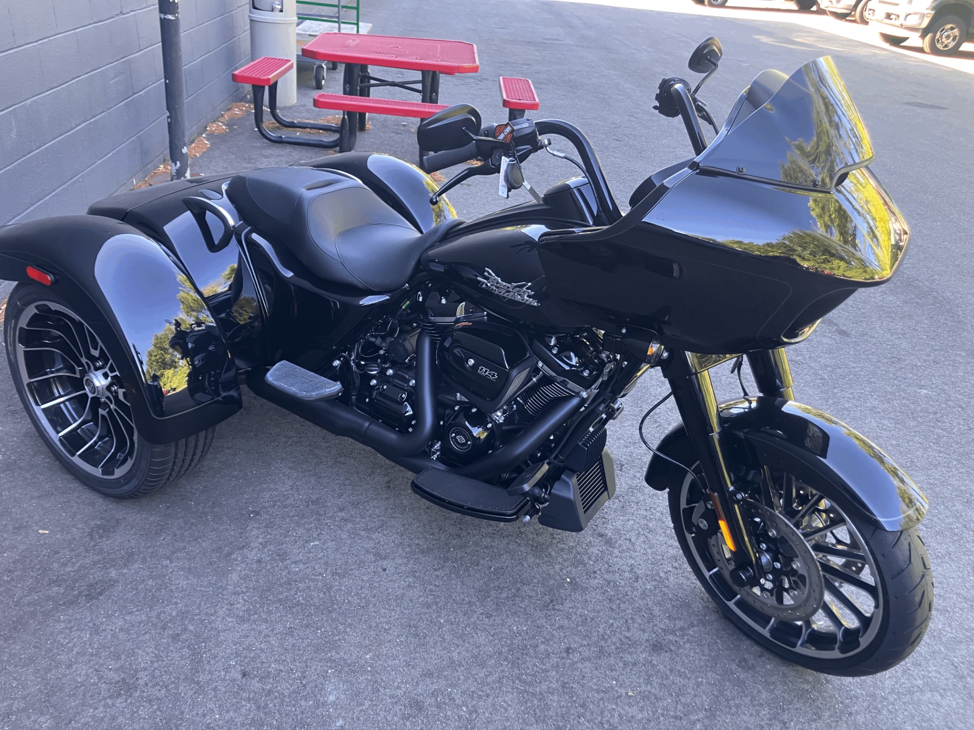 2024 Harley-Davidson Road Glide® 3 2