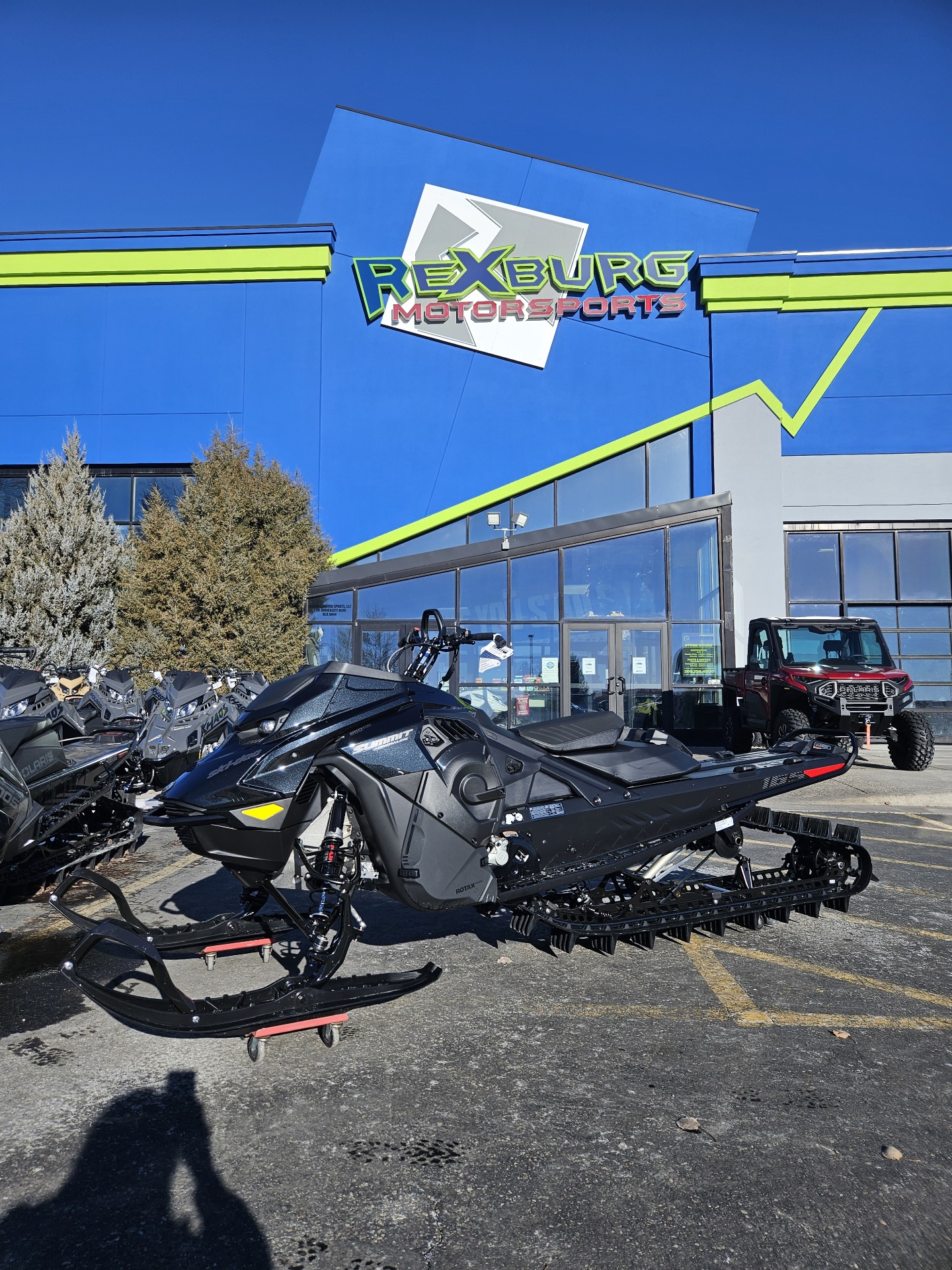 2025 Ski-Doo Summit Adrenaline w/ Edge Package 165 850 E-TEC SHOT PowderMax X-Light 3.0 w/ FlexEdge in Rexburg, Idaho - Photo 1