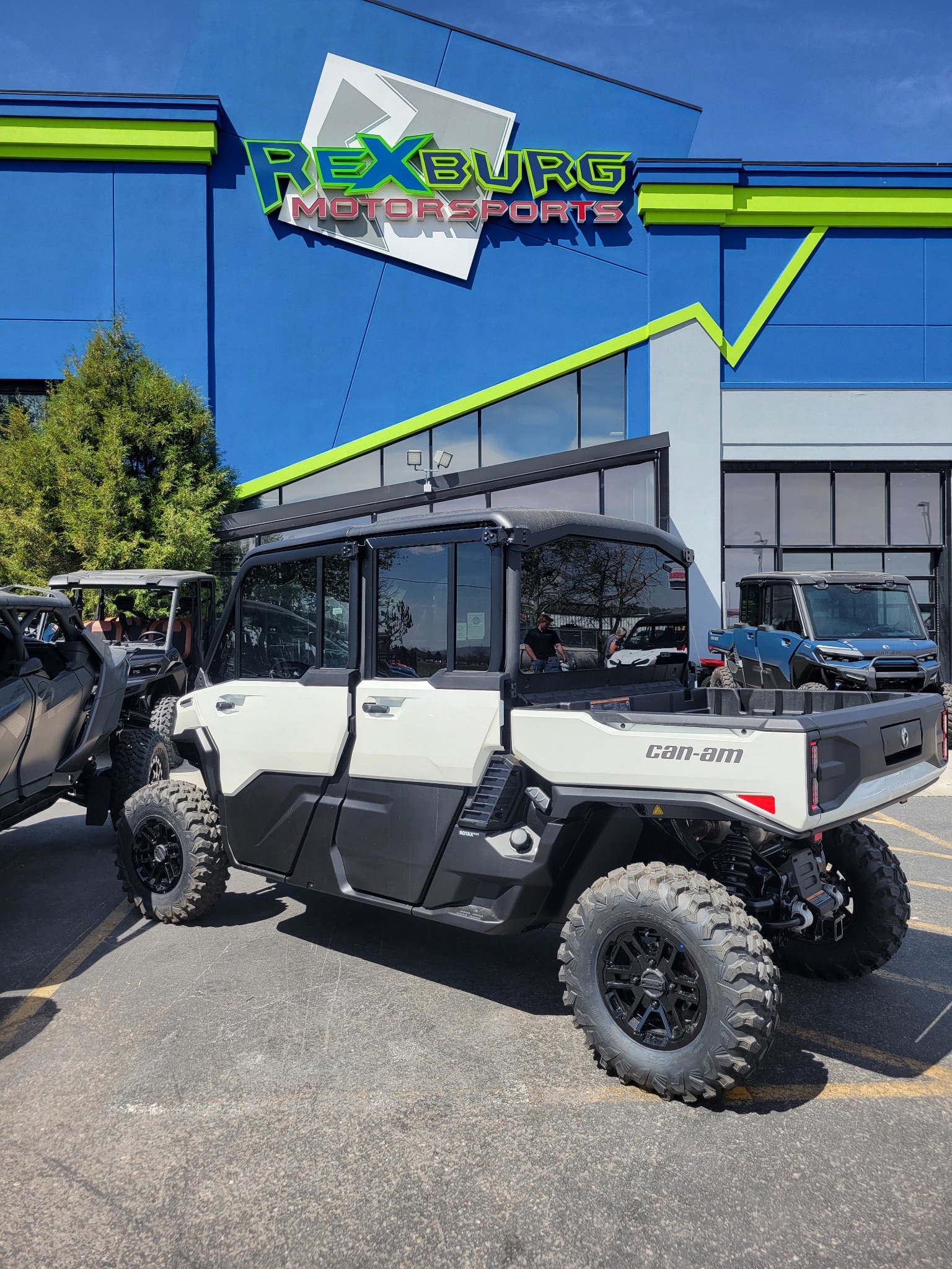 2026 Can-Am™ Defender MAX Limited HD11 2