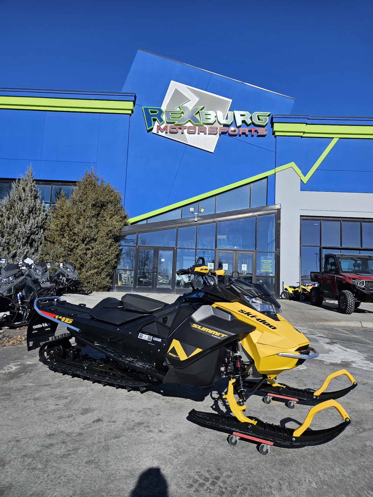 2025 Ski-Doo Summit NEO+ 600 EFI ES Hurricane 1.75 w/ FlexEdge HAC in Rexburg, Idaho - Photo 2