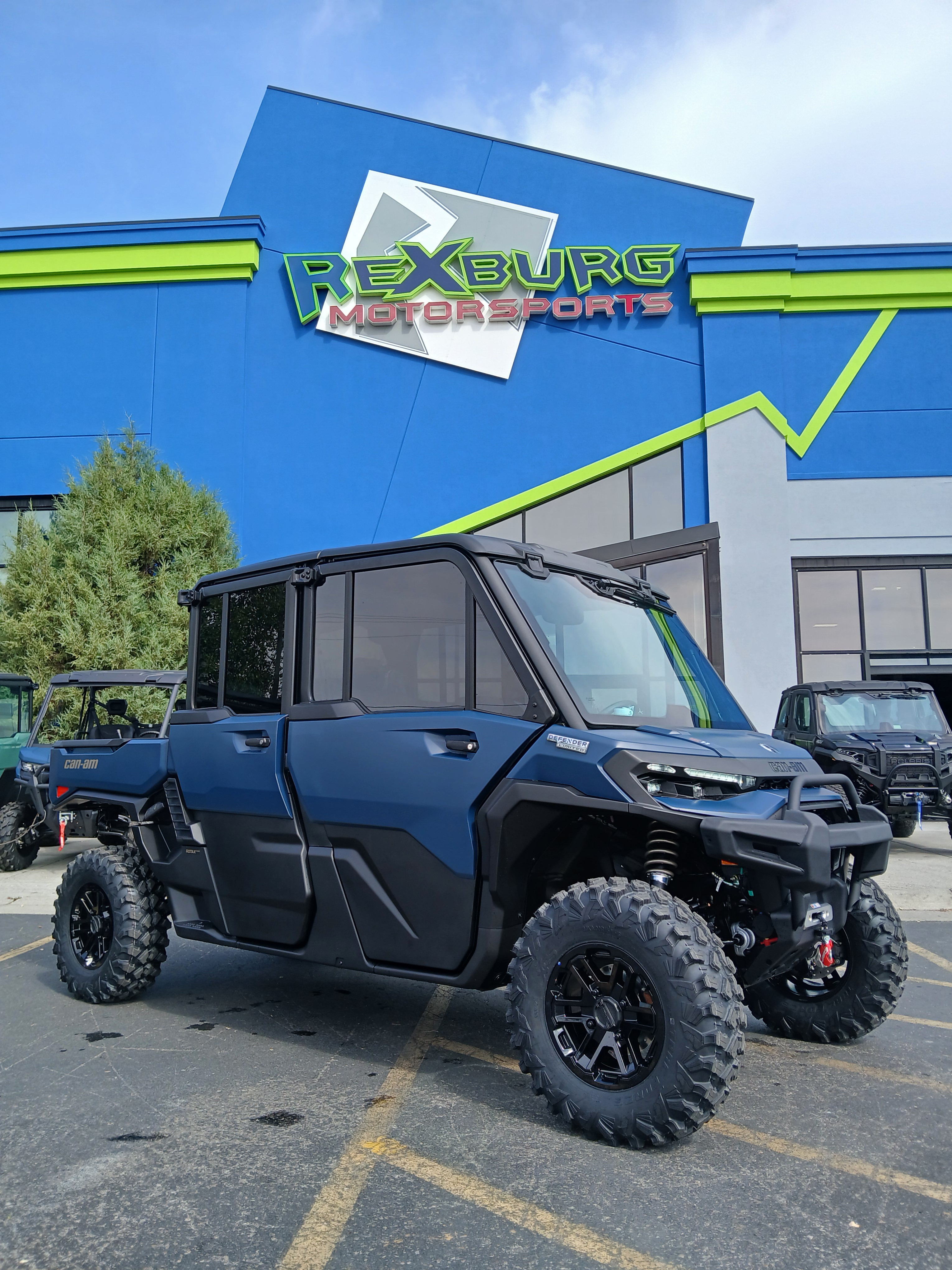 2026 Can-Am™ Defender MAX Limited HD11 4