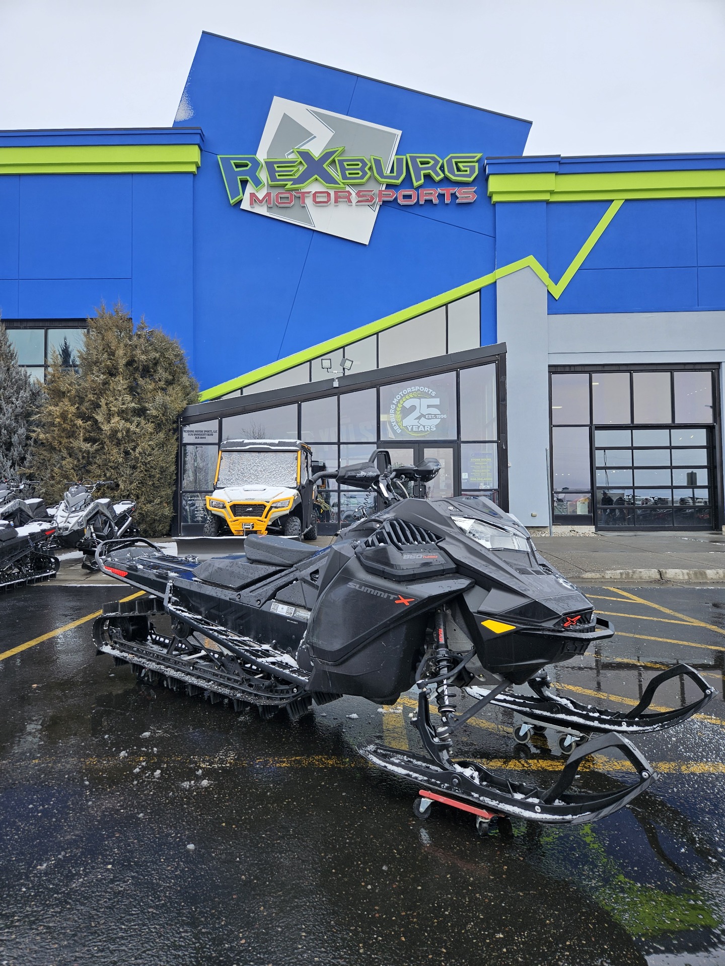 2022 Ski-Doo Summit X Expert 165 850 E-TEC Turbo SHOT PowderMax Light 3.0 w/ FlexEdge HA in Rexburg, Idaho - Photo 2