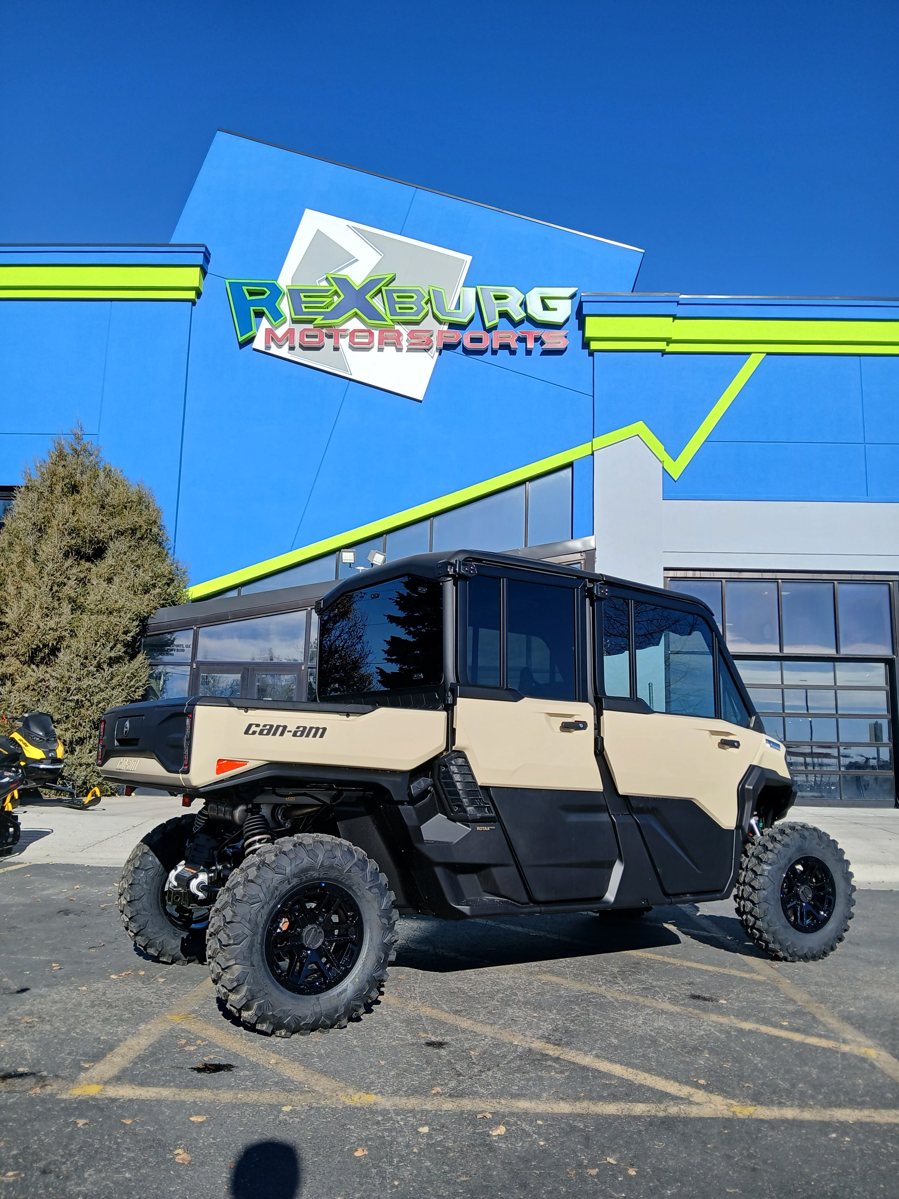 2026 Can-Am™ Defender MAX Limited HD11 3