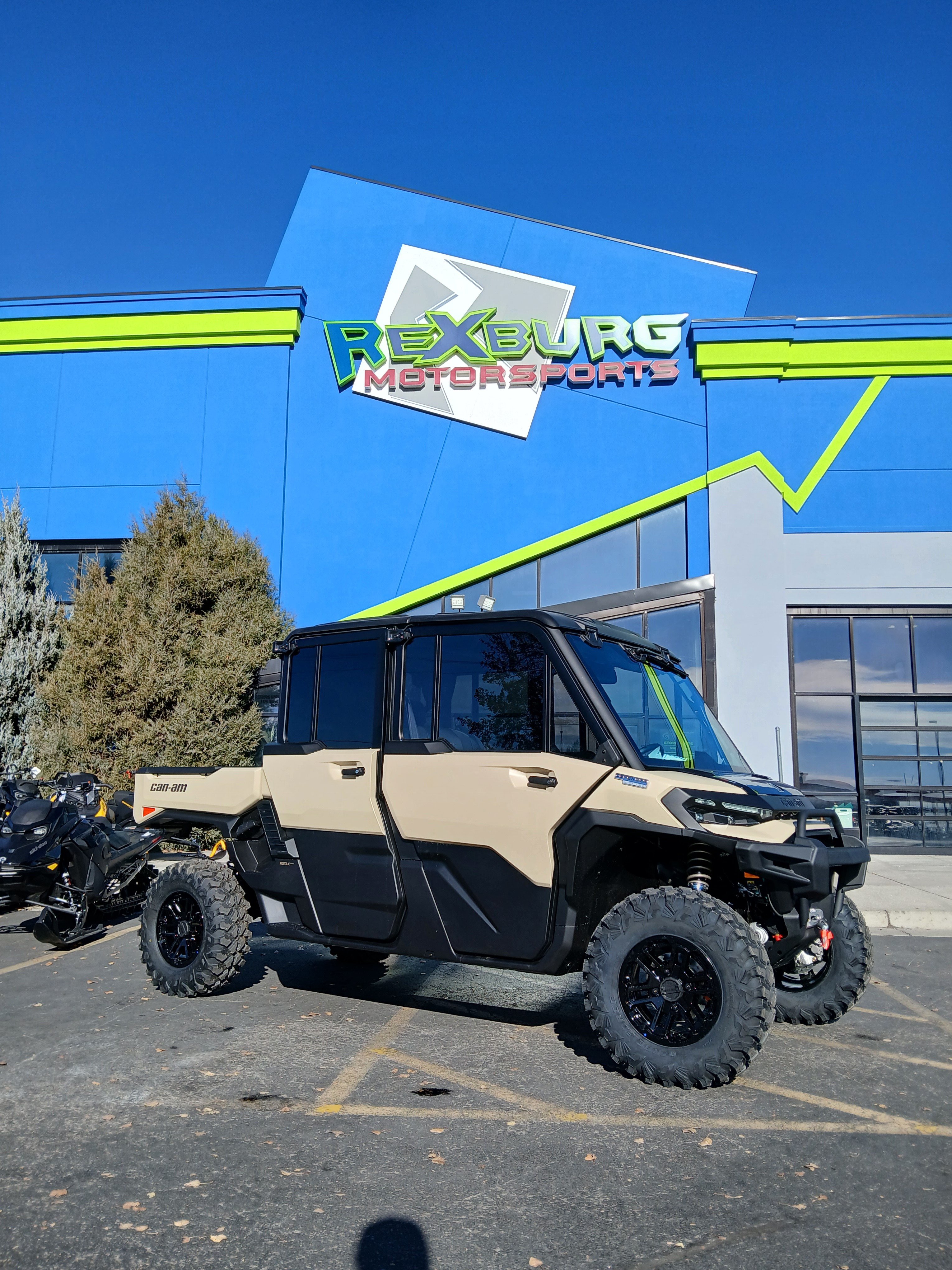 2026 Can-Am™ Defender MAX Limited HD11 4