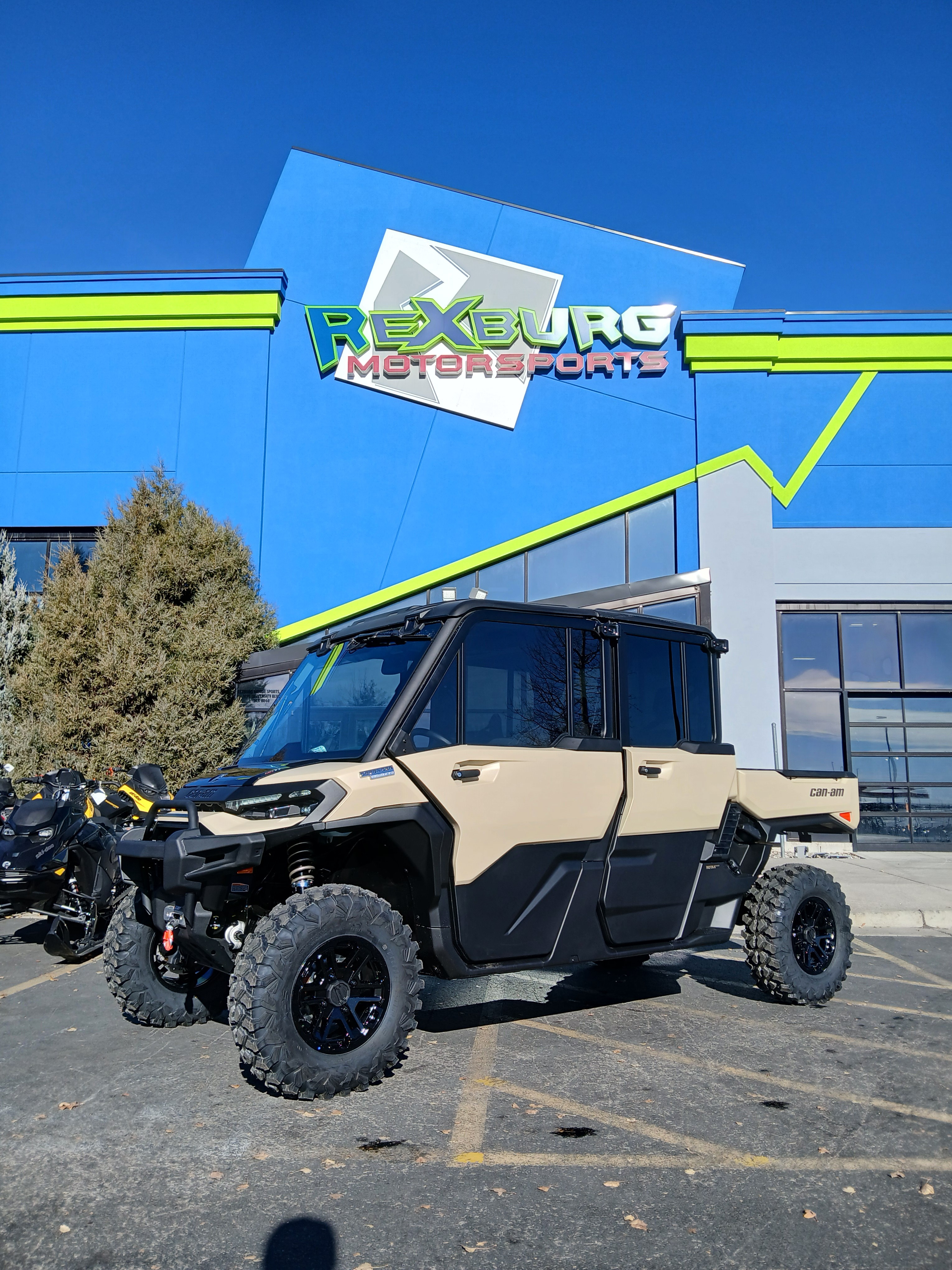 2026 Can-Am™ Defender MAX Limited HD11 1