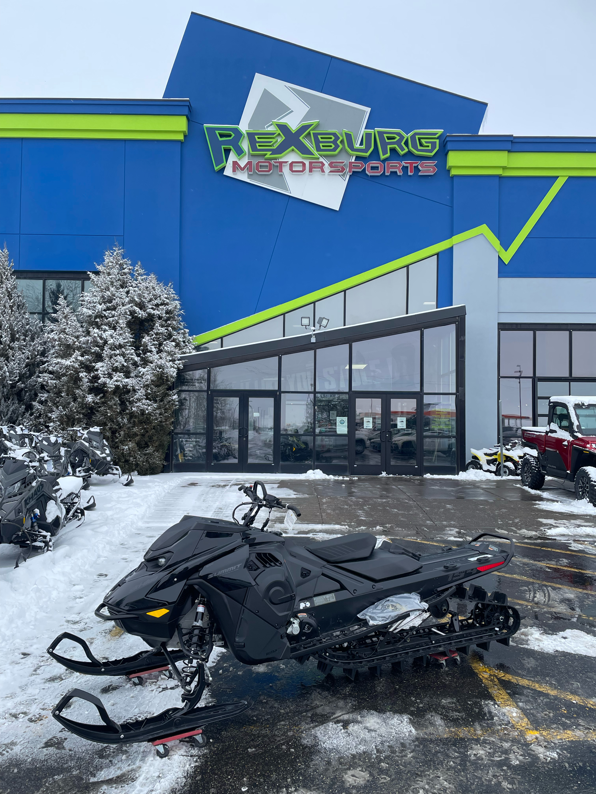 2025 Ski-Doo Summit Adrenaline w/ Edge Package 154 850 E-TEC SHOT PowderMax X-Light 3.0 w/ FlexEdge in Rexburg, Idaho - Photo 1