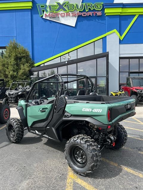 2026 Can-Am™ Commander DPS 700 2