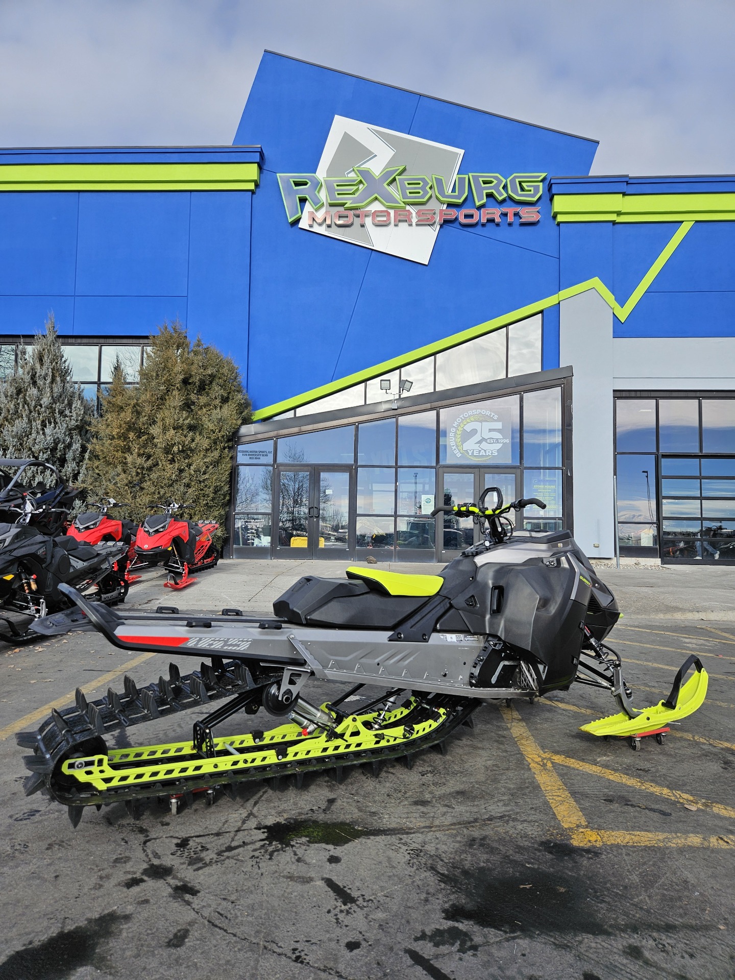 2023 Ski-Doo Summit X Expert 165 850 E-TEC Turbo R SHOT PowderMax X-Light 3.0 w/ 10.25 in. Touchscreen HAC in Rexburg, Idaho - Photo 3