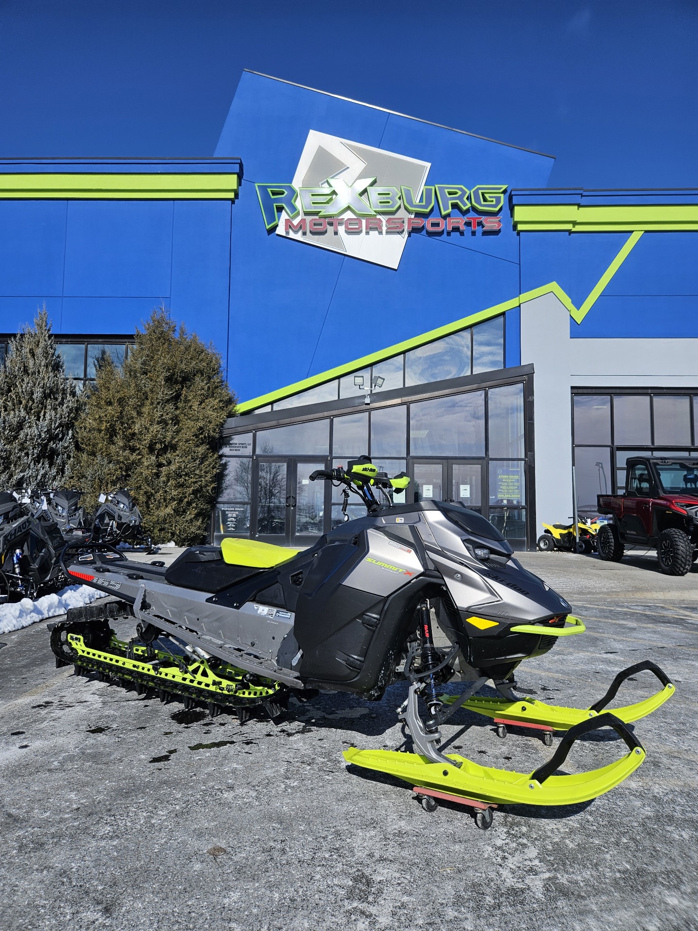 2023 Ski-Doo Summit X Expert 165 850 E-TEC Turbo R SHOT PowderMax X-Light 3.0 w/ 10.25 in. Touchscreen HAC in Rexburg, Idaho - Photo 2