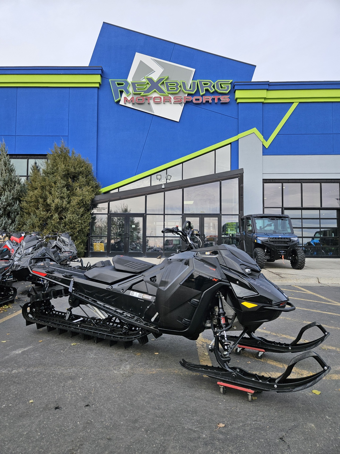 2024 Ski-Doo Summit X 165 850 E-TEC Turbo R SHOT PowderMax X-Light 3.0 w/ FlexEdge HAC in Rexburg, Idaho - Photo 2