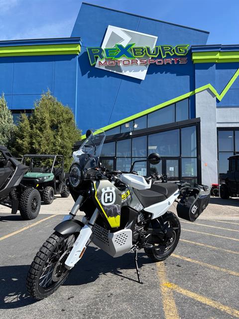 2025 Husqvarna Norden 901 Expedition