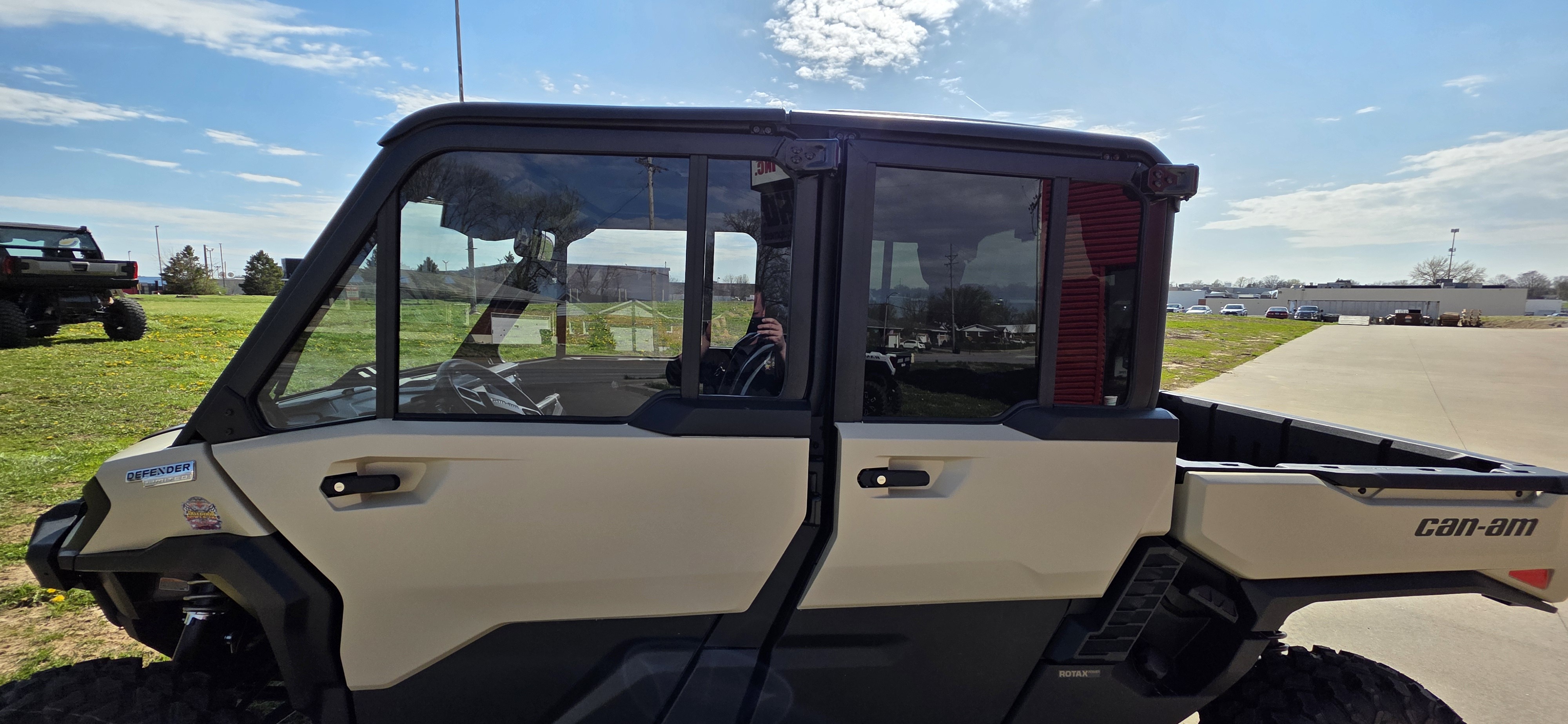 2026 Can-Am™ Defender MAX Limited HD11 9