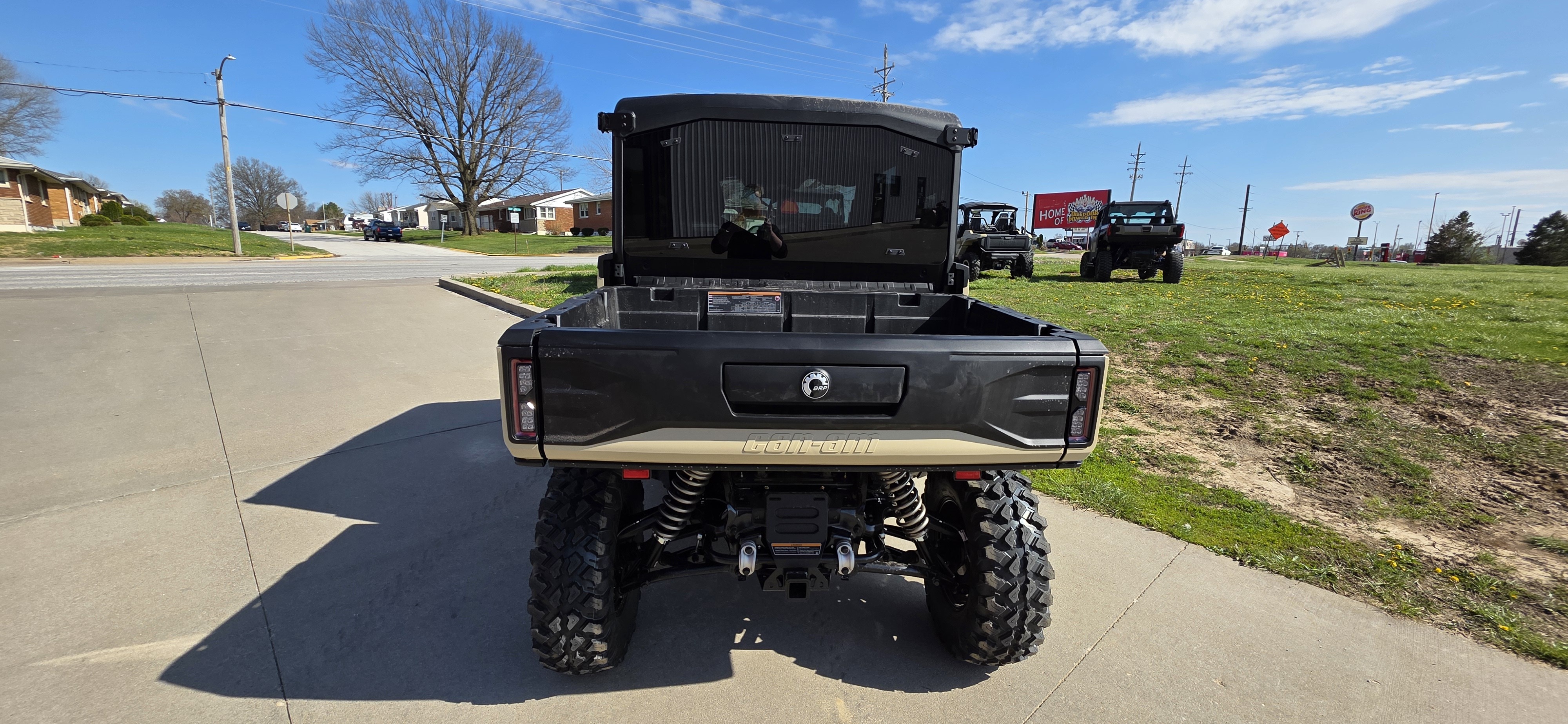 2026 Can-Am™ Defender MAX Limited HD11 12