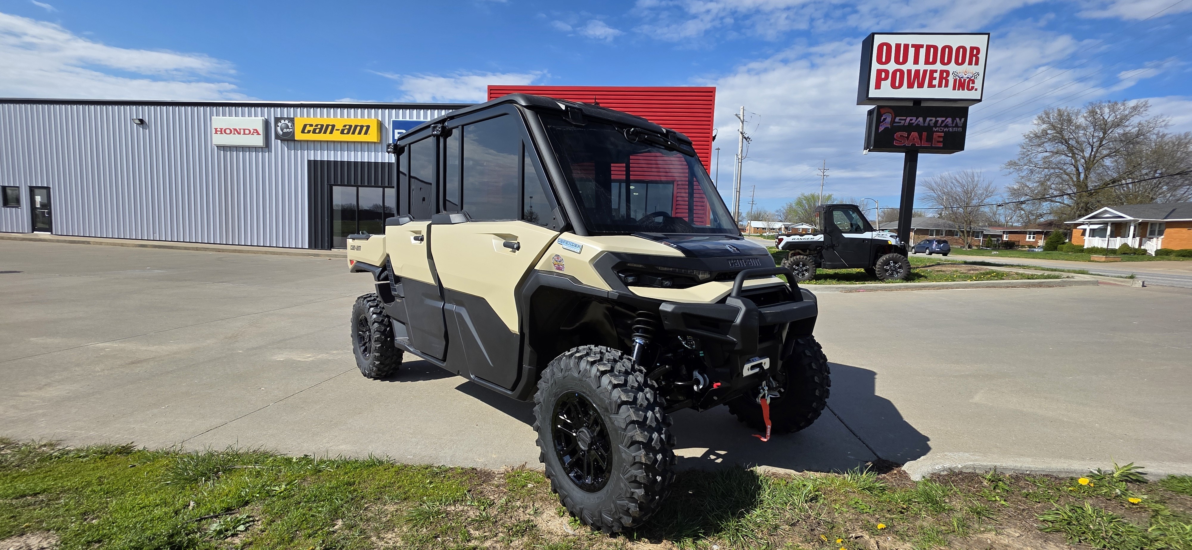 2026 Can-Am™ Defender MAX Limited HD11 2