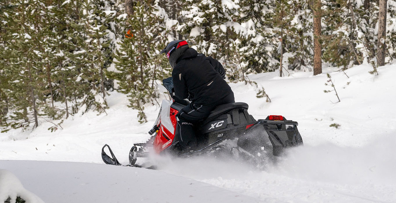 2027 Polaris 850 INDY XC 137 Gloss Black ES 12
