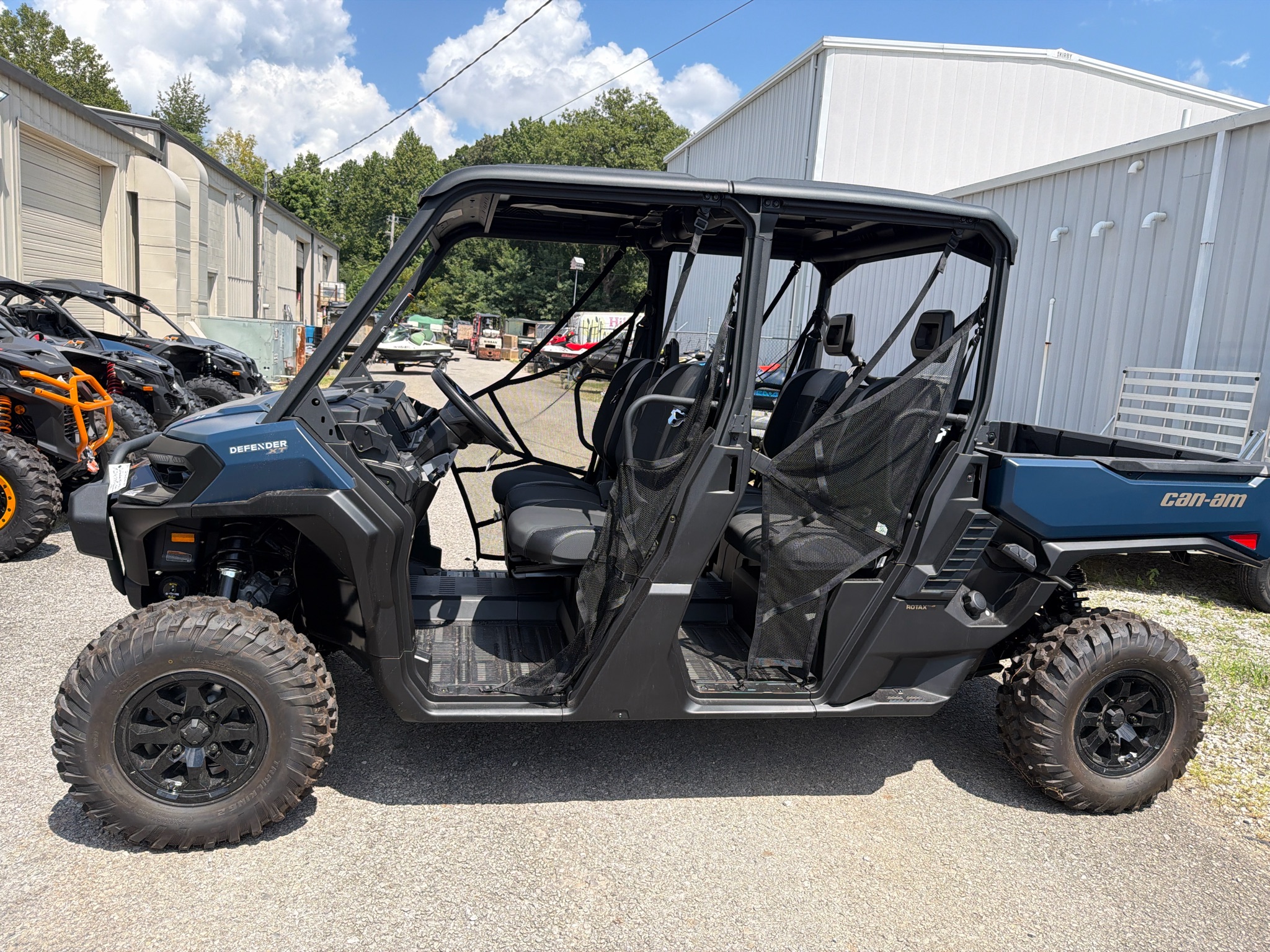 2026 Can-Am™ Defender MAX XT HD11 1