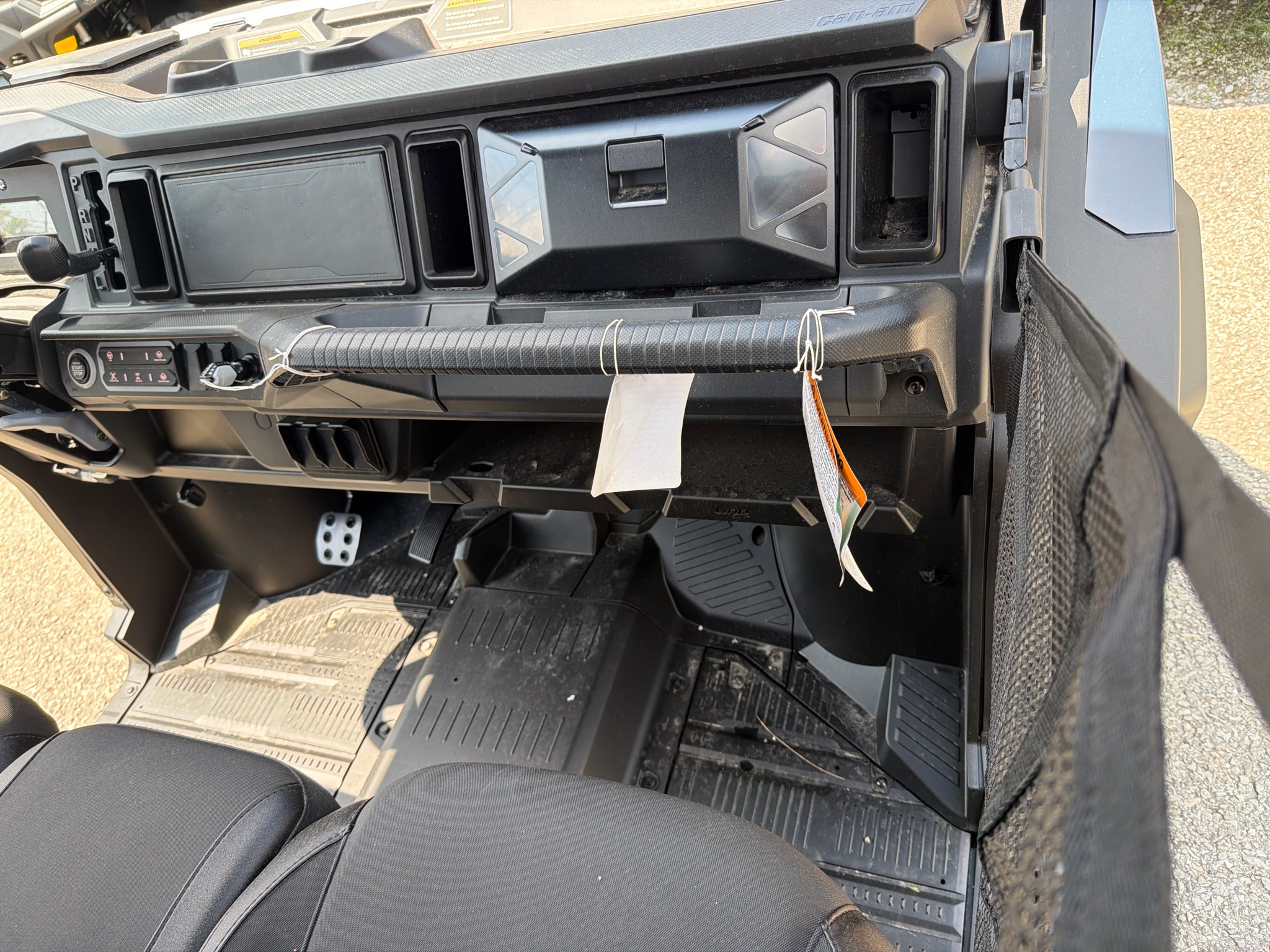 2026 Can-Am™ Defender MAX XT HD11 4
