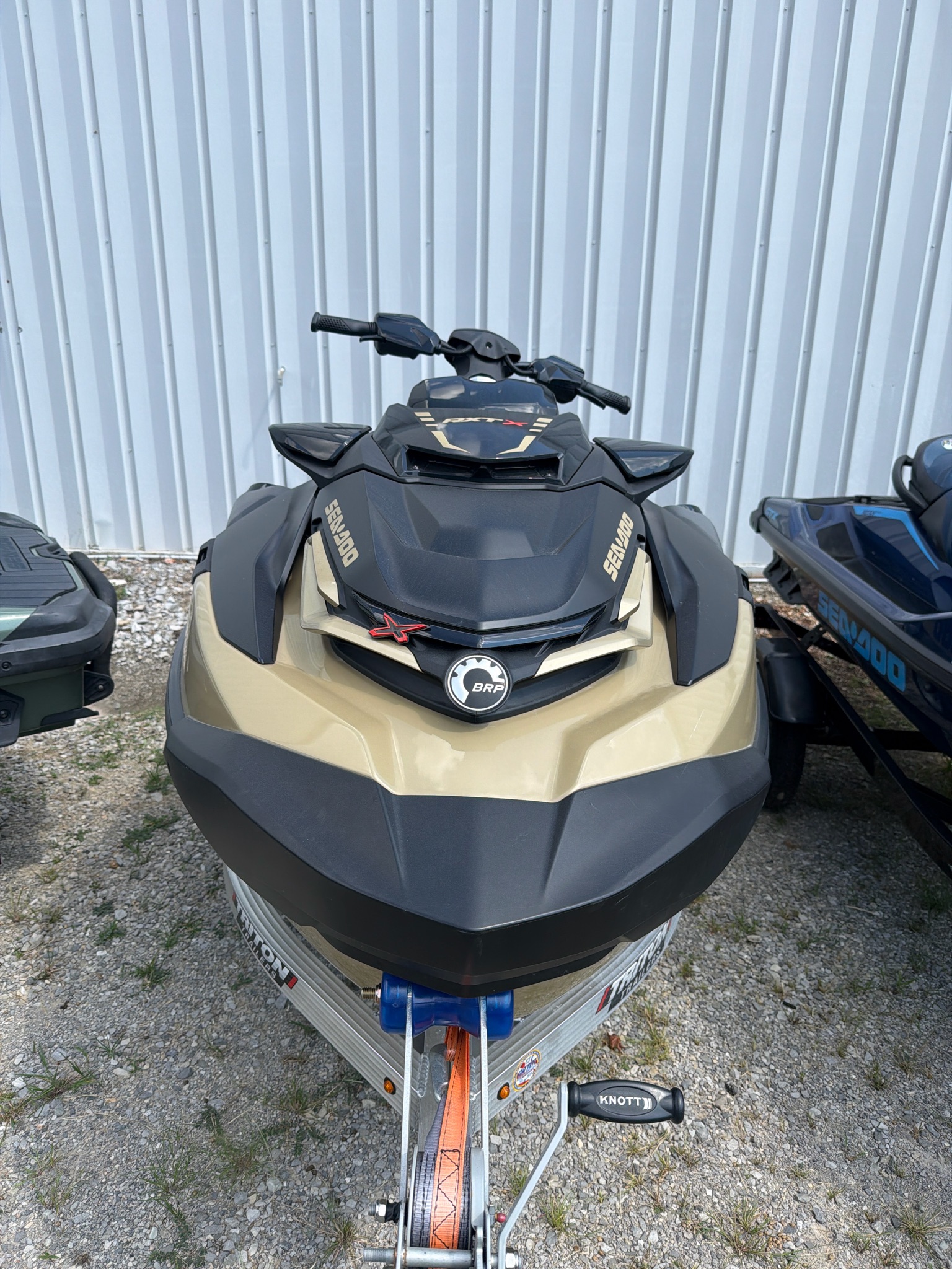 2025 Sea-Doo RXT-X photo 2