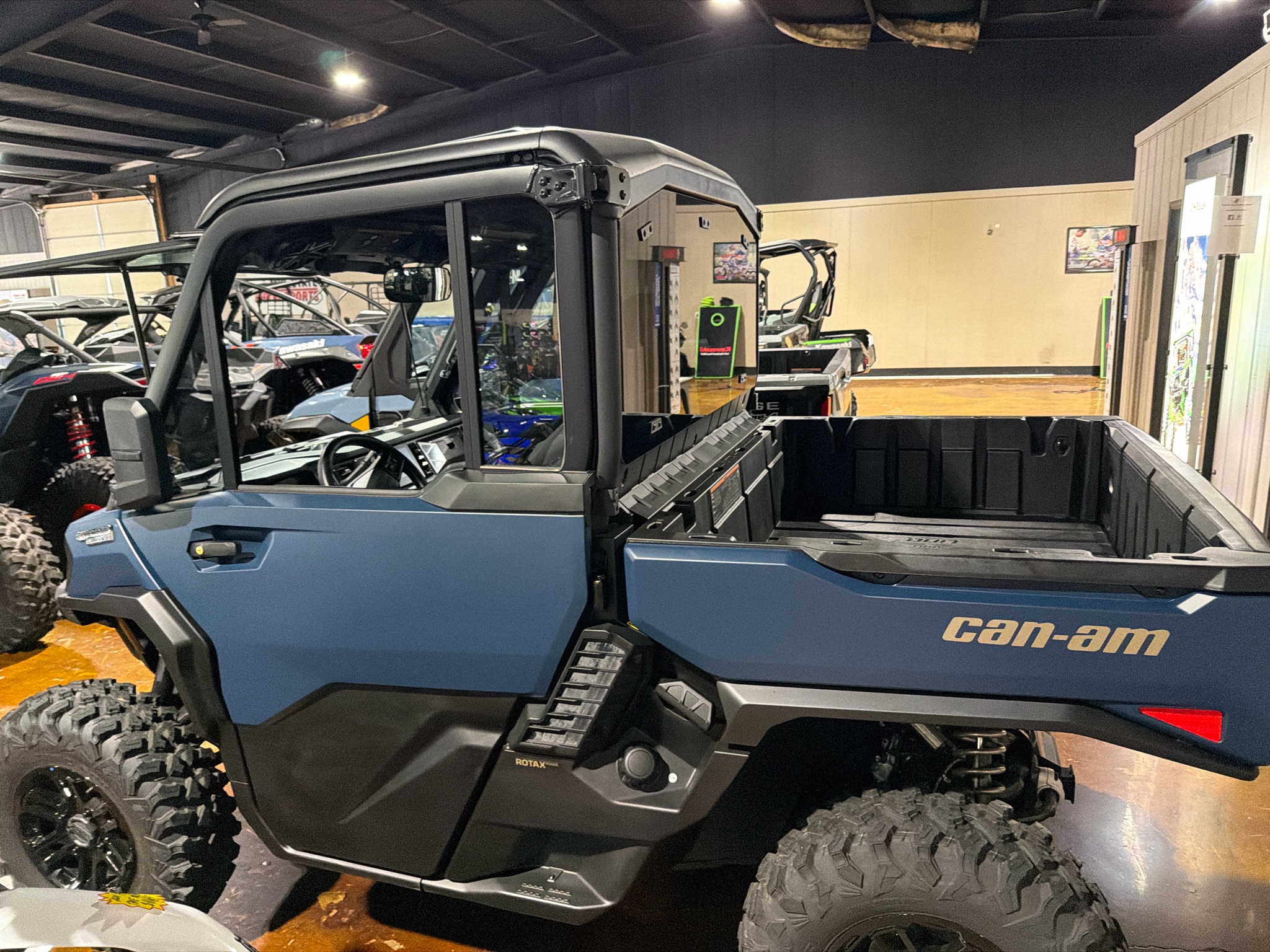 2026 Can-Am Defender Limited HD11