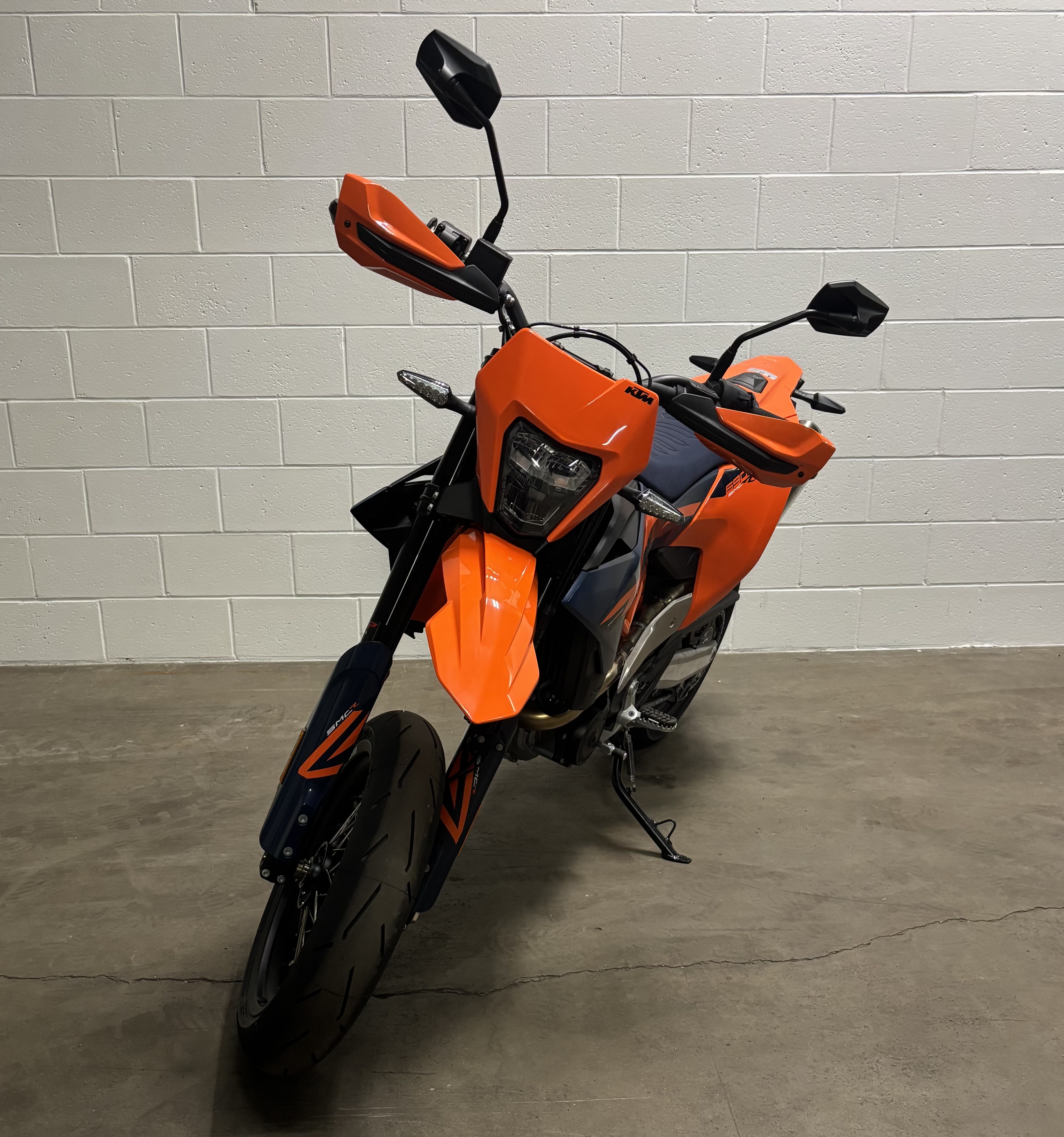 2026 690 SMC R