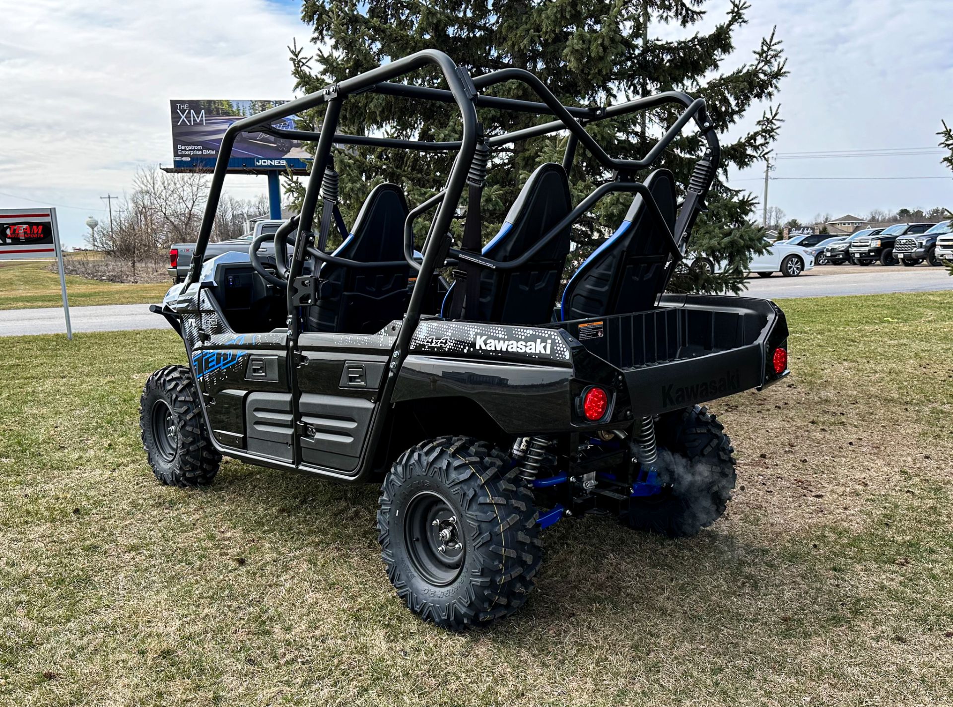New 2024 Kawasaki Teryx4, De Pere WI | Specs, Price, Photos