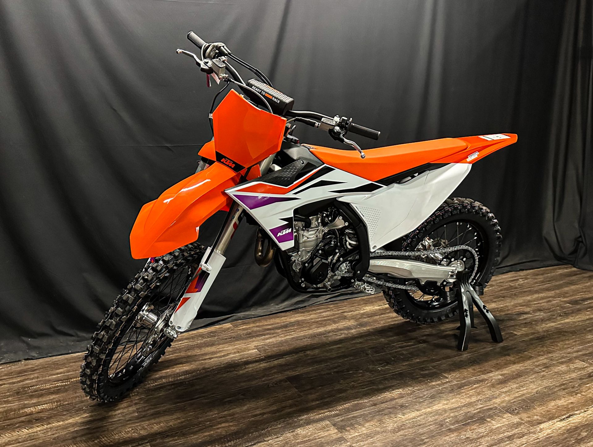 New 2024 KTM 250 XC-F, De Pere WI | Specs, Price, Photos | Orange