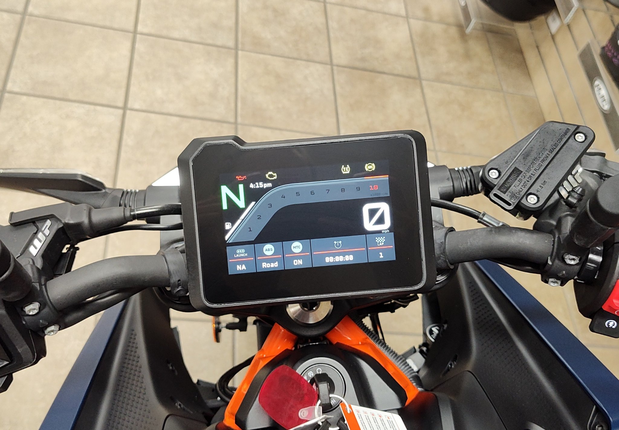 2026 KTM 390 Duke 4