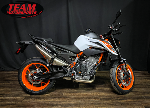 Used 2021 KTM 890 Duke R, De Pere WI | Specs, Price, Photos
